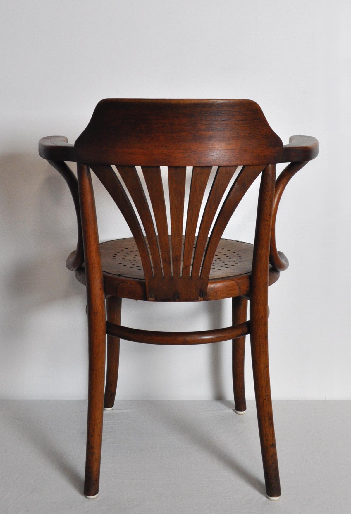 19th Century Rare Early Model Nr. 233 Bentwood Armchair Manufactured by Thonet in Austria