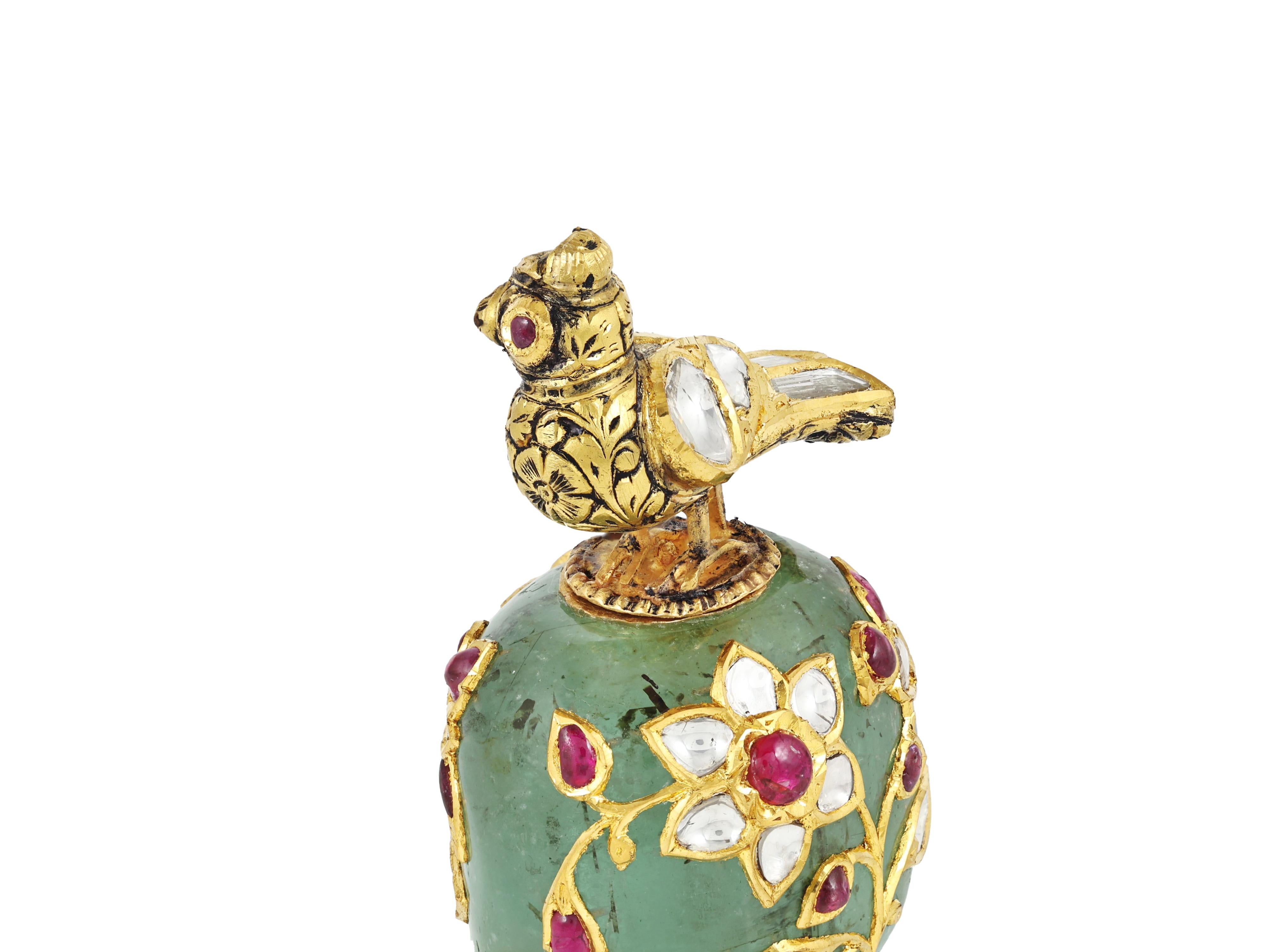 A rare emerald, Gold and Ruby snuff or perfume bottle  Maharaja Itradani For Sale 6