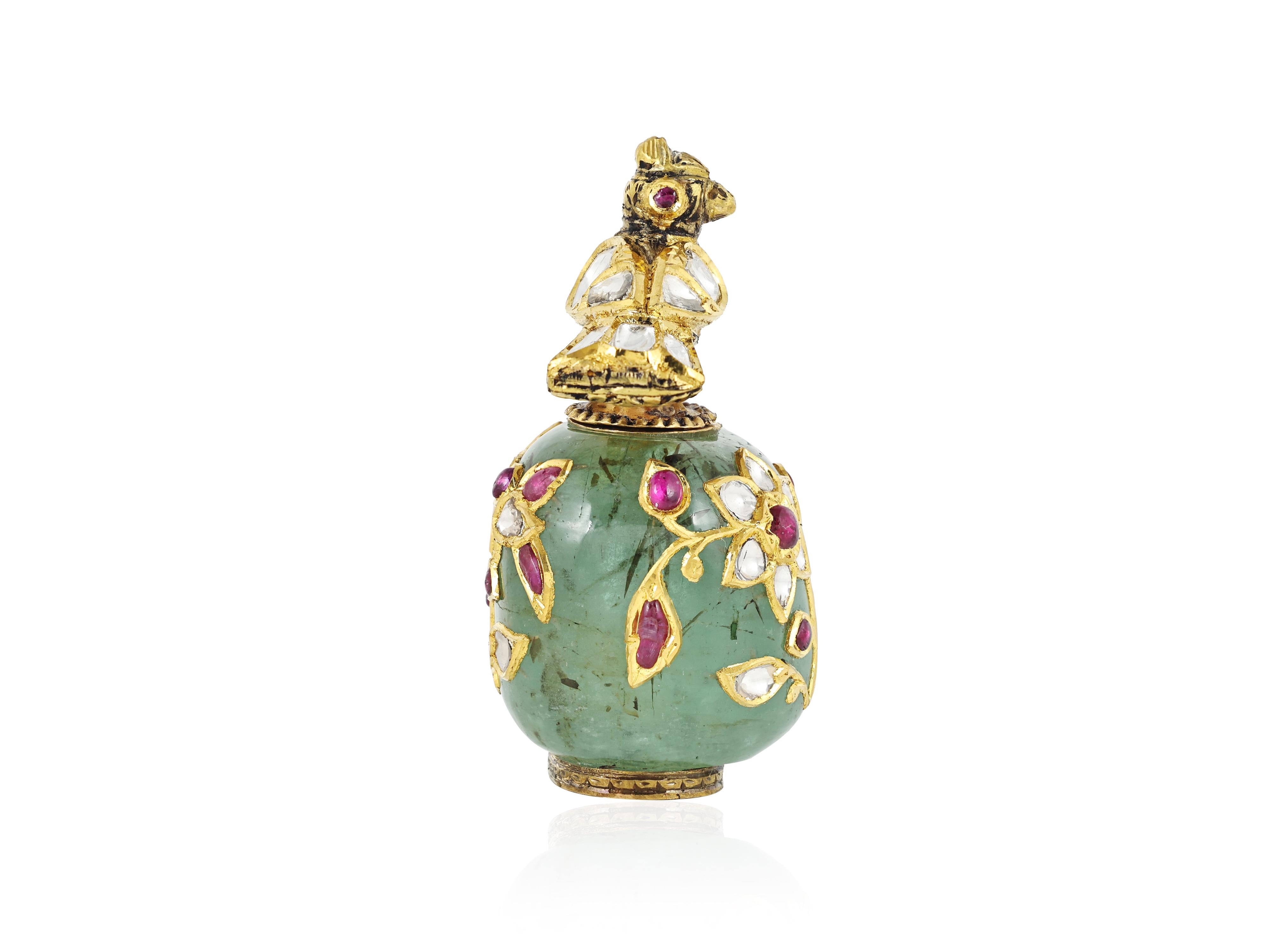 A rare emerald, Gold and Ruby snuff or perfume bottle  Maharaja Itradani For Sale 1