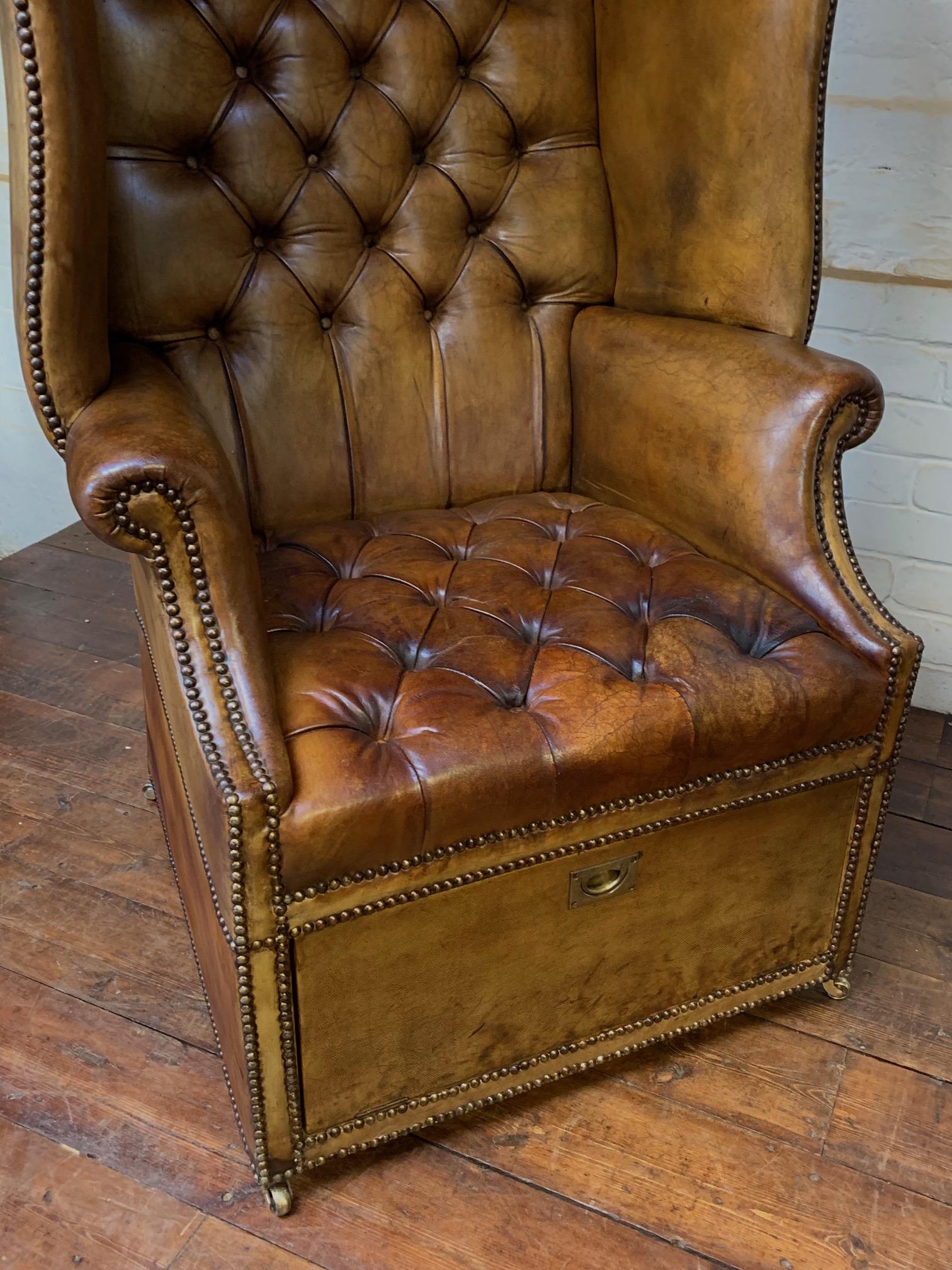 Silla Chesterfield de botones profundos, rara y excepcional, circa años 20 en venta 3