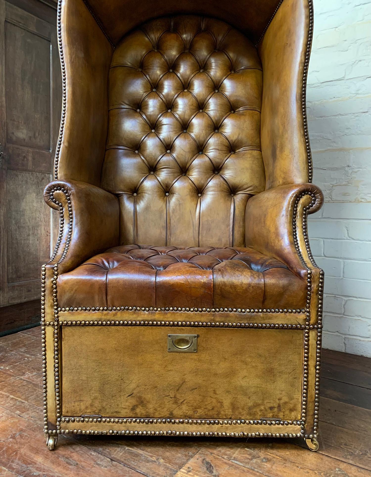 Silla Chesterfield de botones profundos, rara y excepcional, circa años 20 en venta 5