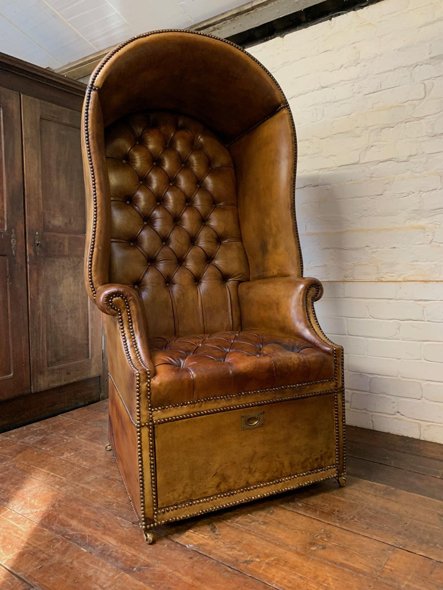 Silla Chesterfield de botones profundos, rara y excepcional, circa años 20 en venta 7