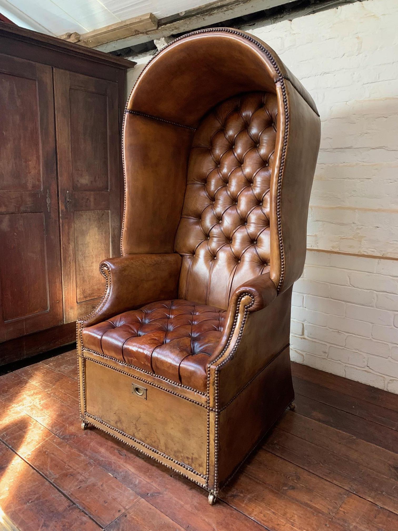 Silla Chesterfield de botones profundos, rara y excepcional, circa años 20 en venta 9