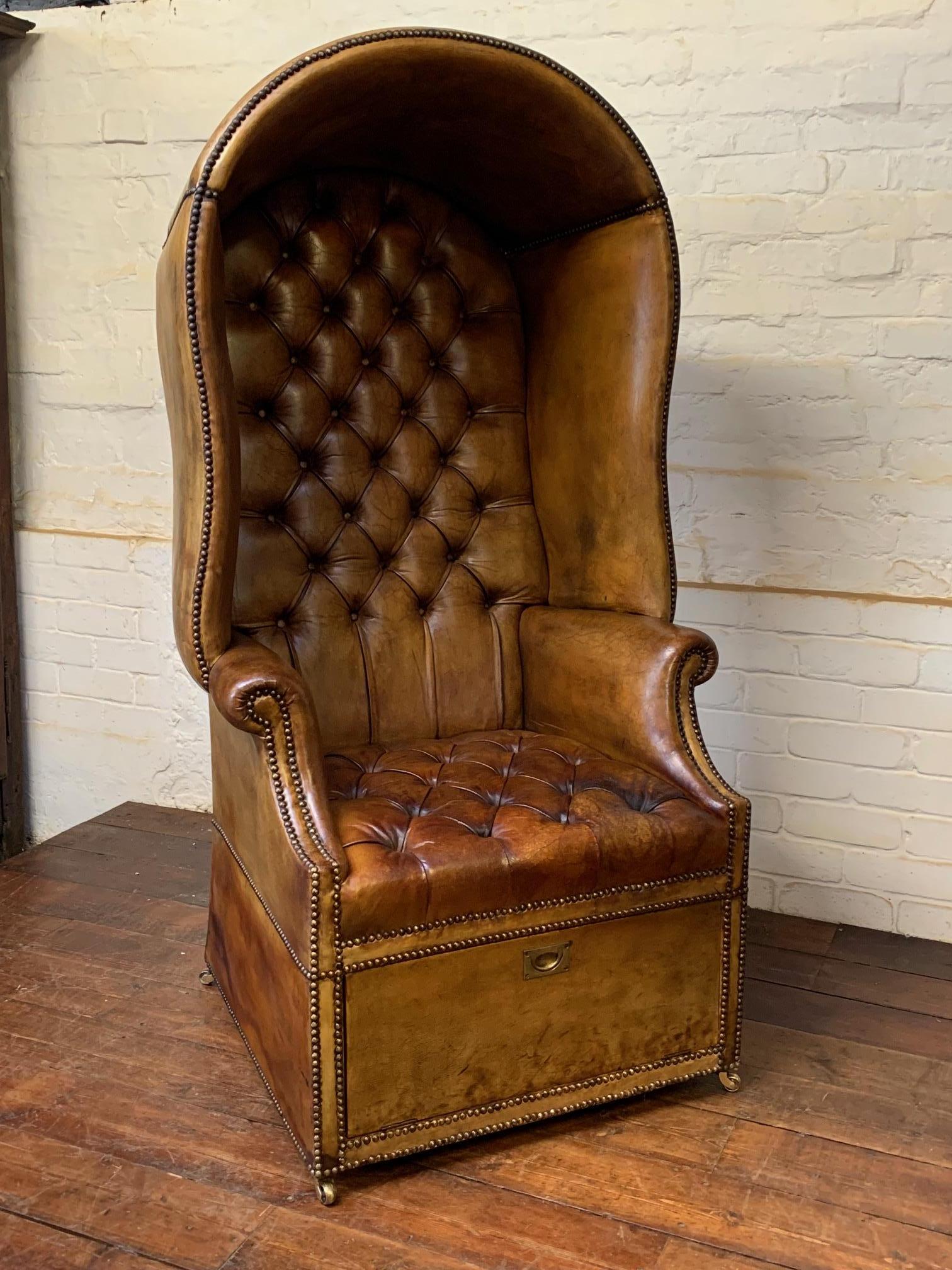 Silla Chesterfield de botones profundos, rara y excepcional, circa años 20 Art Nouveau en venta