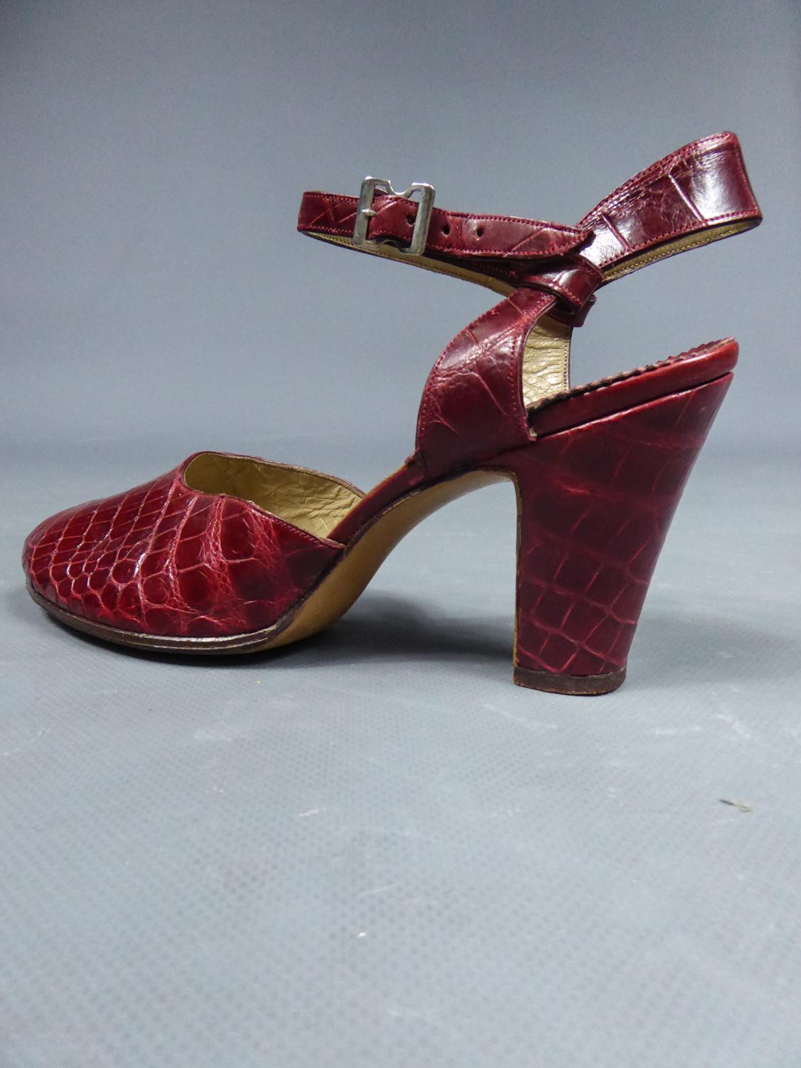A Rare François Pinet Pair of Shoes in Leather French Circa 1935 For Sale 4
