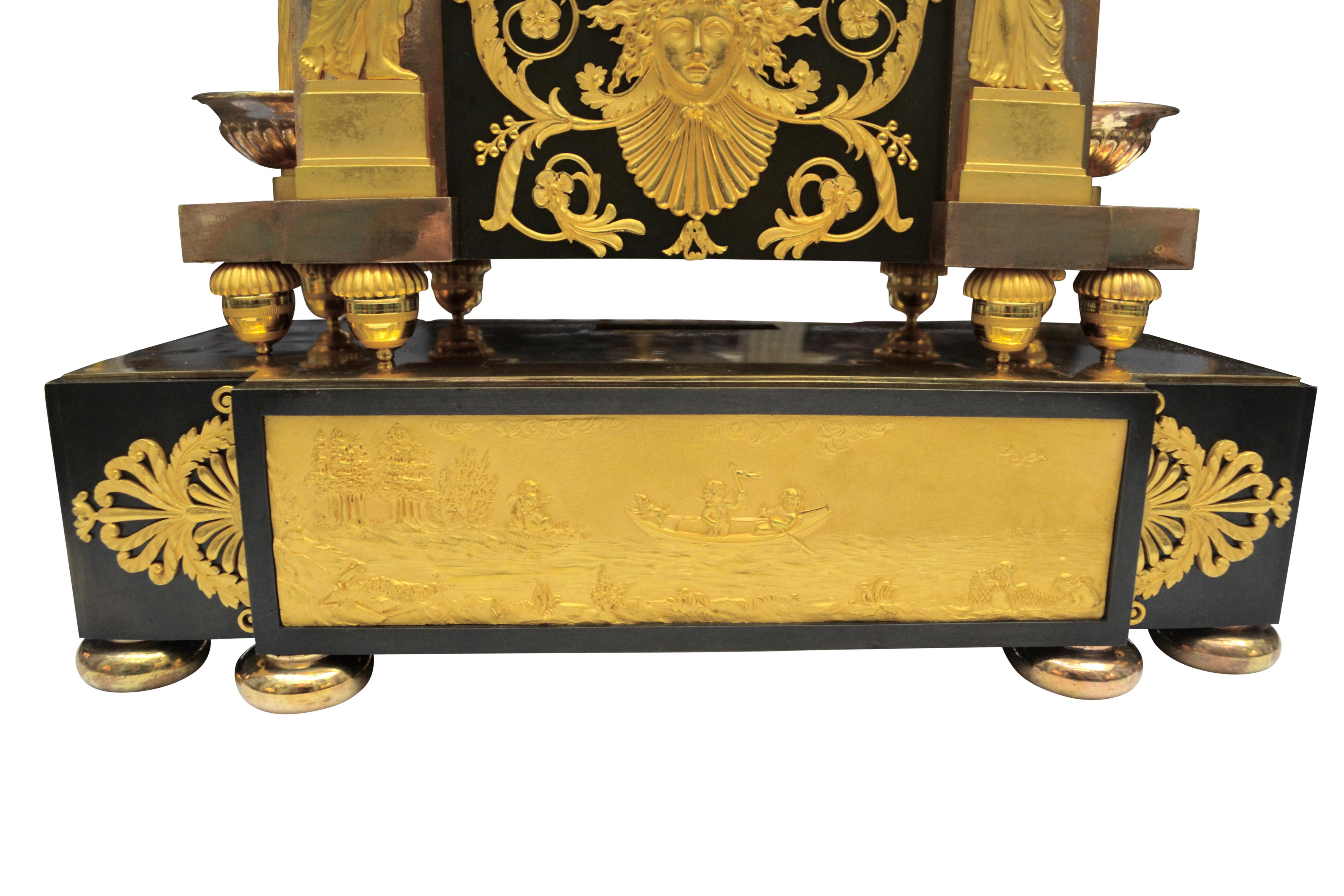 Rare horloge Empire française en bronze doré et patiné signée Lepaute en vente 3