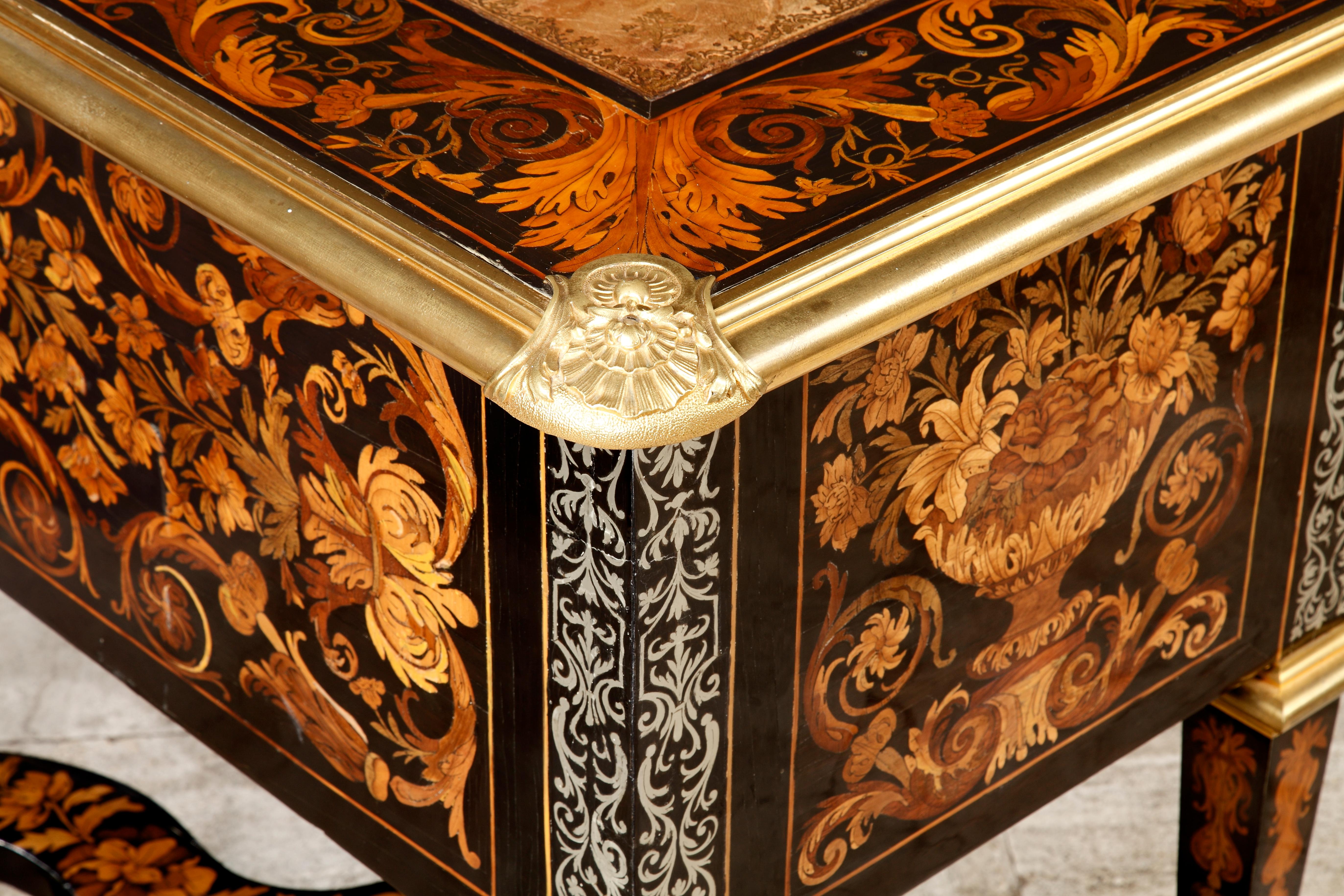 Seltener großer französischer Louis XIV Schreibtisch aus Zinn und Obstholz mit Intarsien (17. Jahrhundert) im Angebot