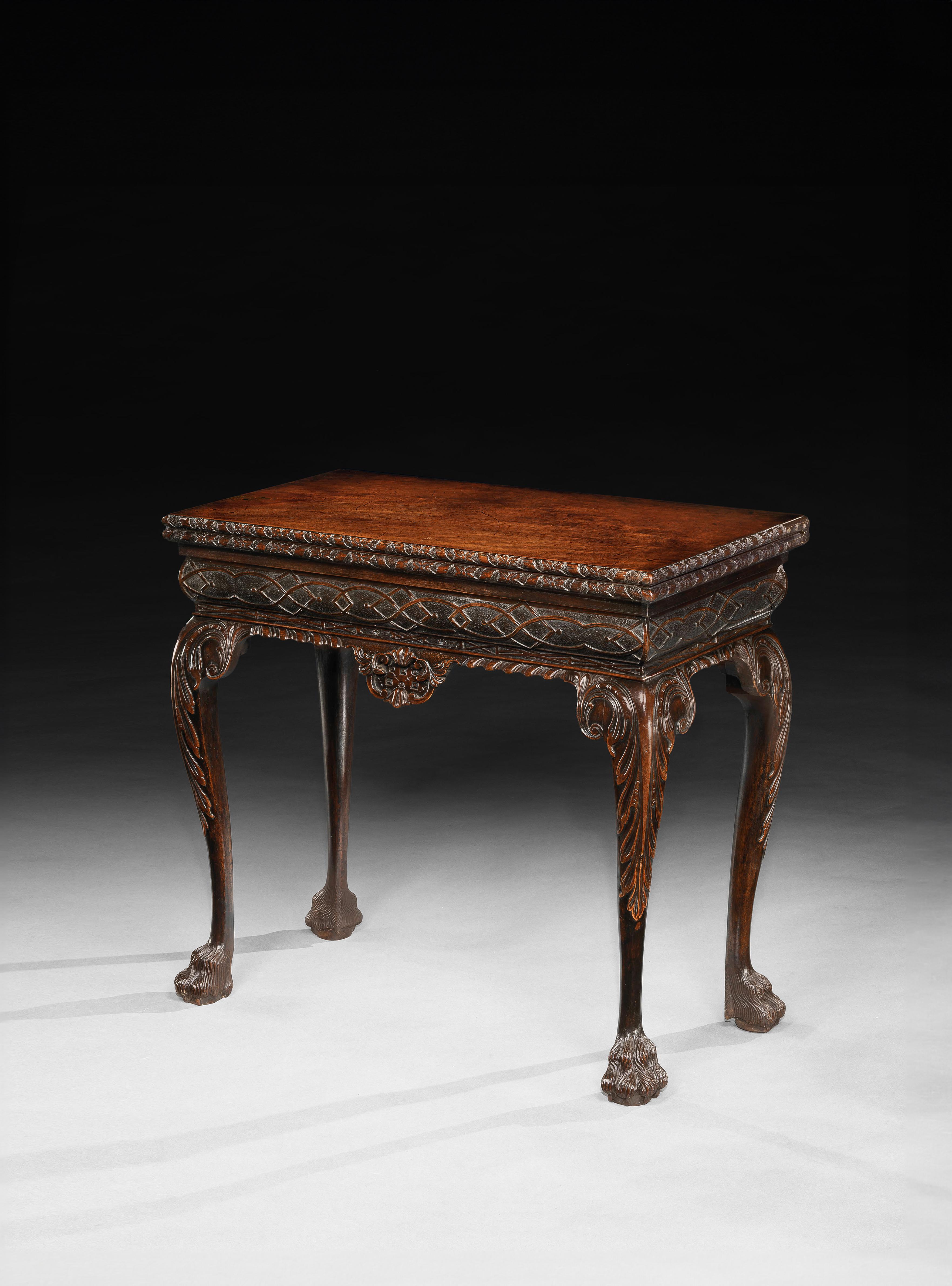 A Rare George II Period Carved Mahogany Tea Table In Good Condition For Sale In London, GB