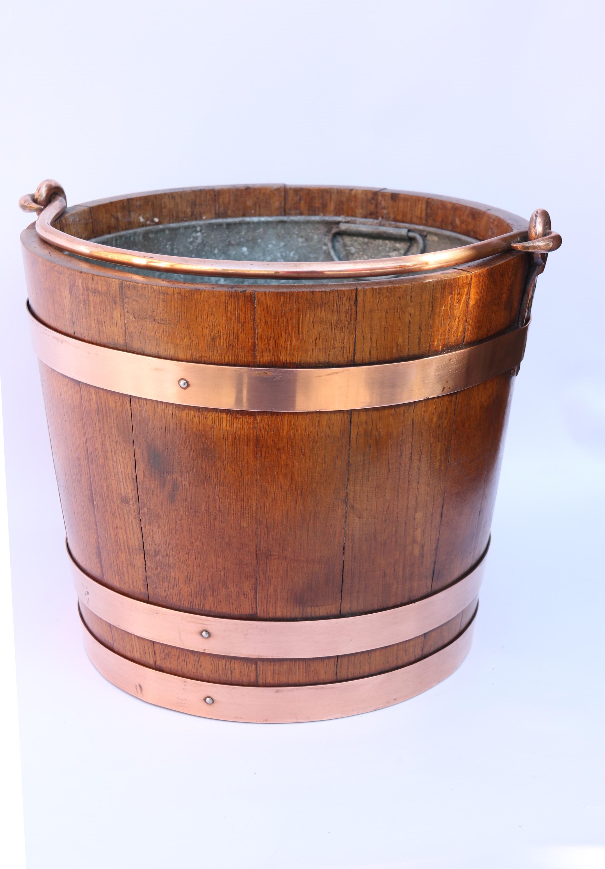 Antique English Oak Bucket to Commemorate the coronation of George VI in 1936 For Sale 7