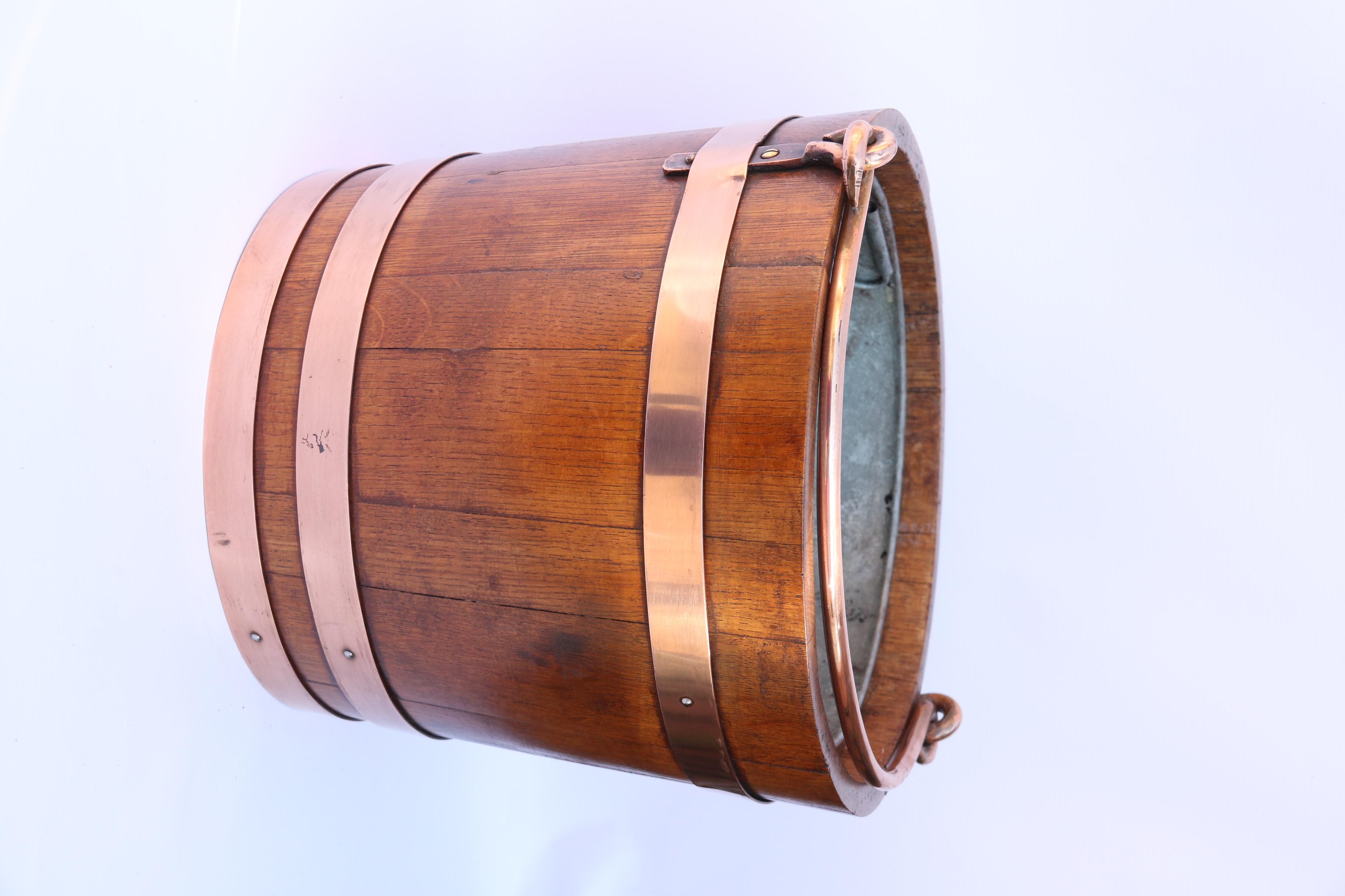 20th Century Antique English Oak Bucket to Commemorate the coronation of George VI in 1936 For Sale