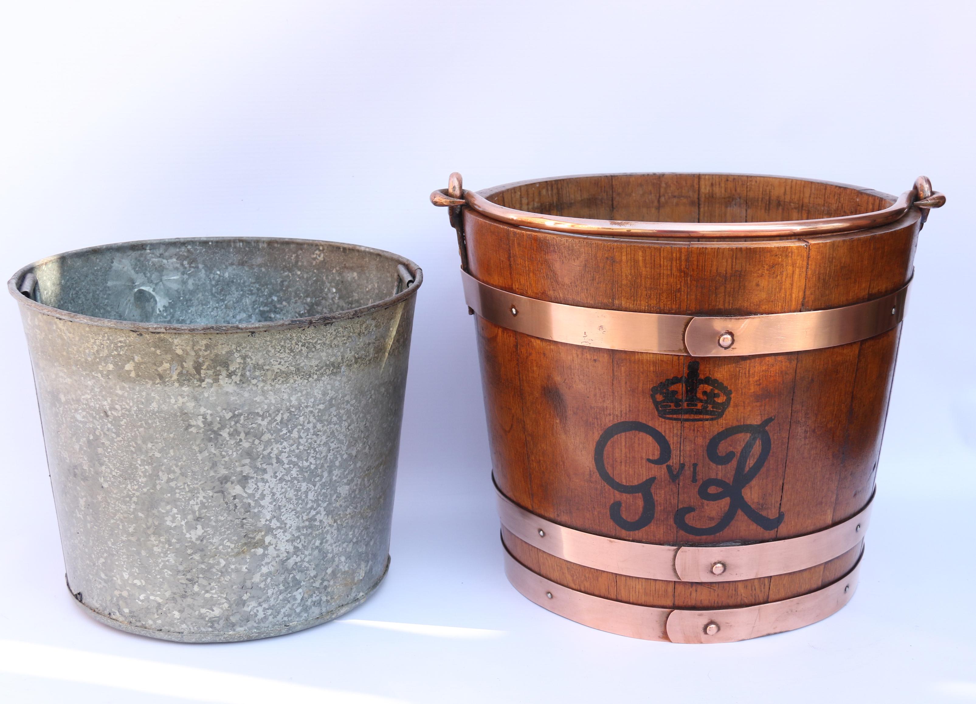 Antique English Oak Bucket to Commemorate the coronation of George VI in 1936 For Sale 2