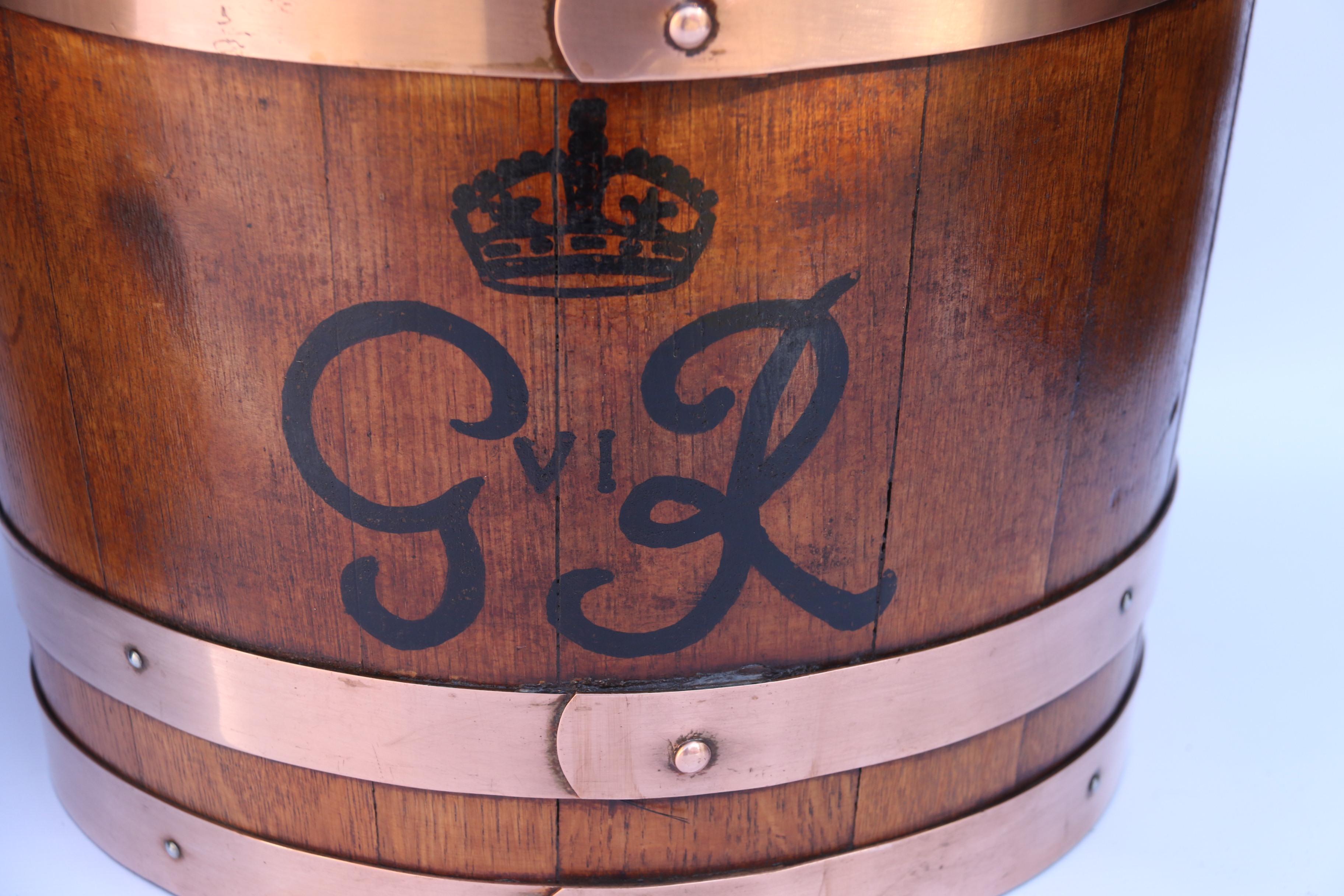 Antique English Oak Bucket to Commemorate the coronation of George VI in 1936 For Sale 3