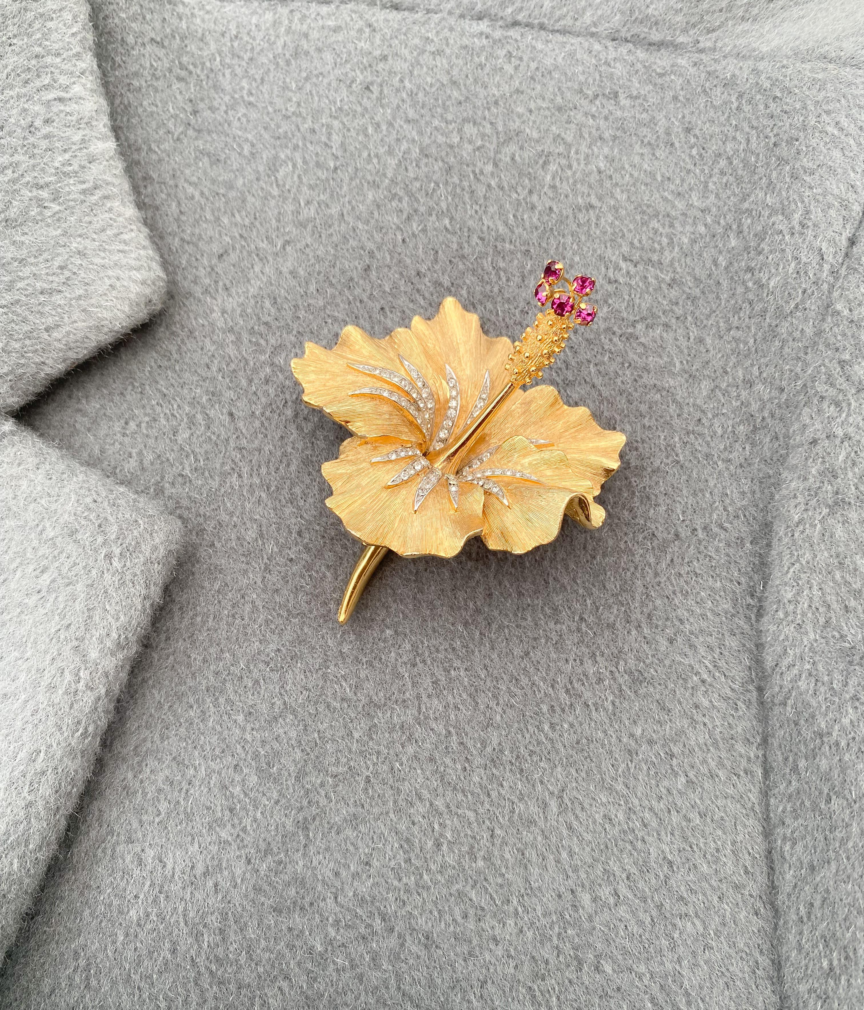 A rare gilt metal, and paste 'en tremblant' flower brooch, Marcel Boucher, 1960s For Sale 1