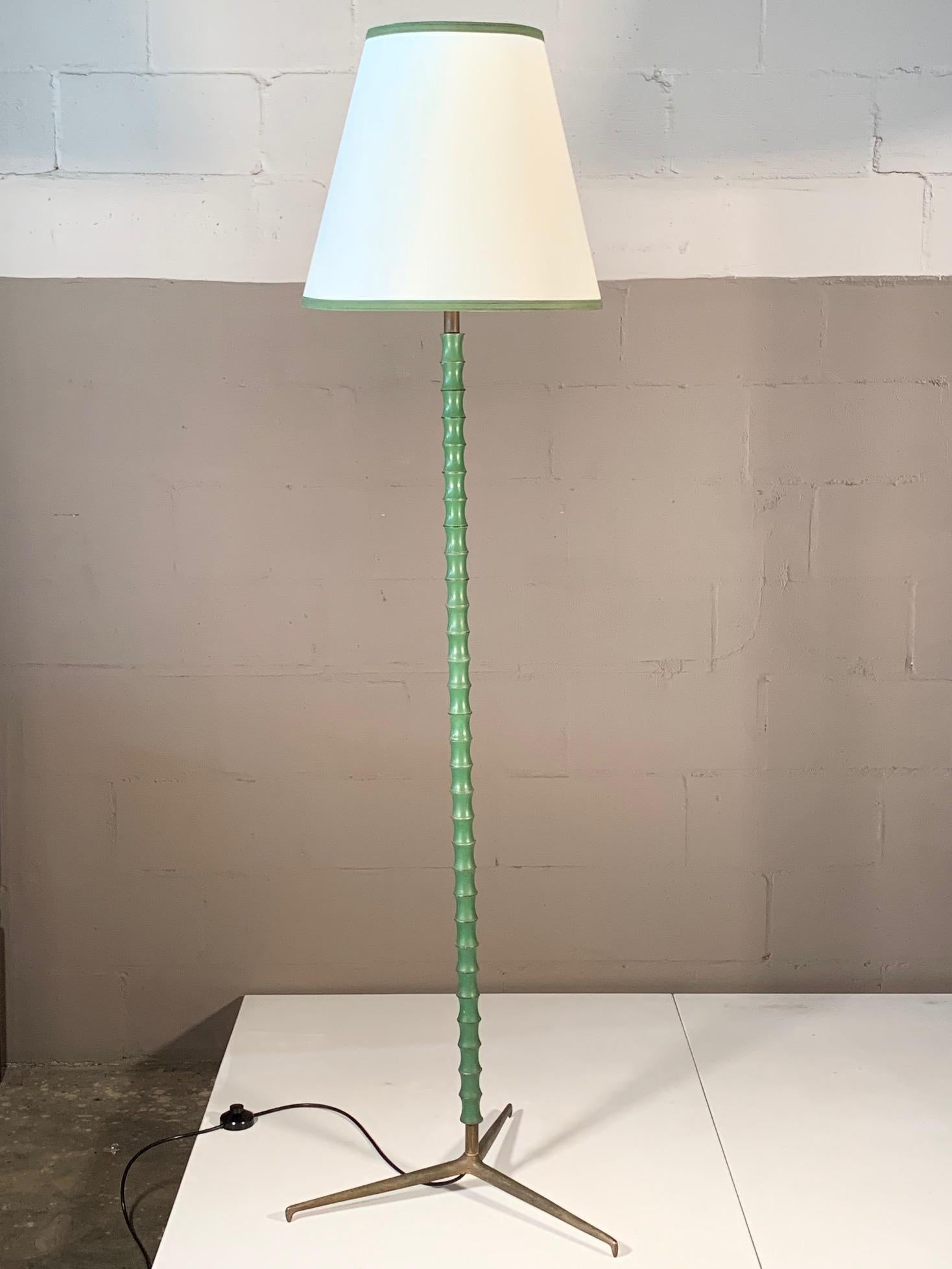 Milieu du XXe siècle Rare lampadaire de Gino Sarfatti pour Arteluce en vente
