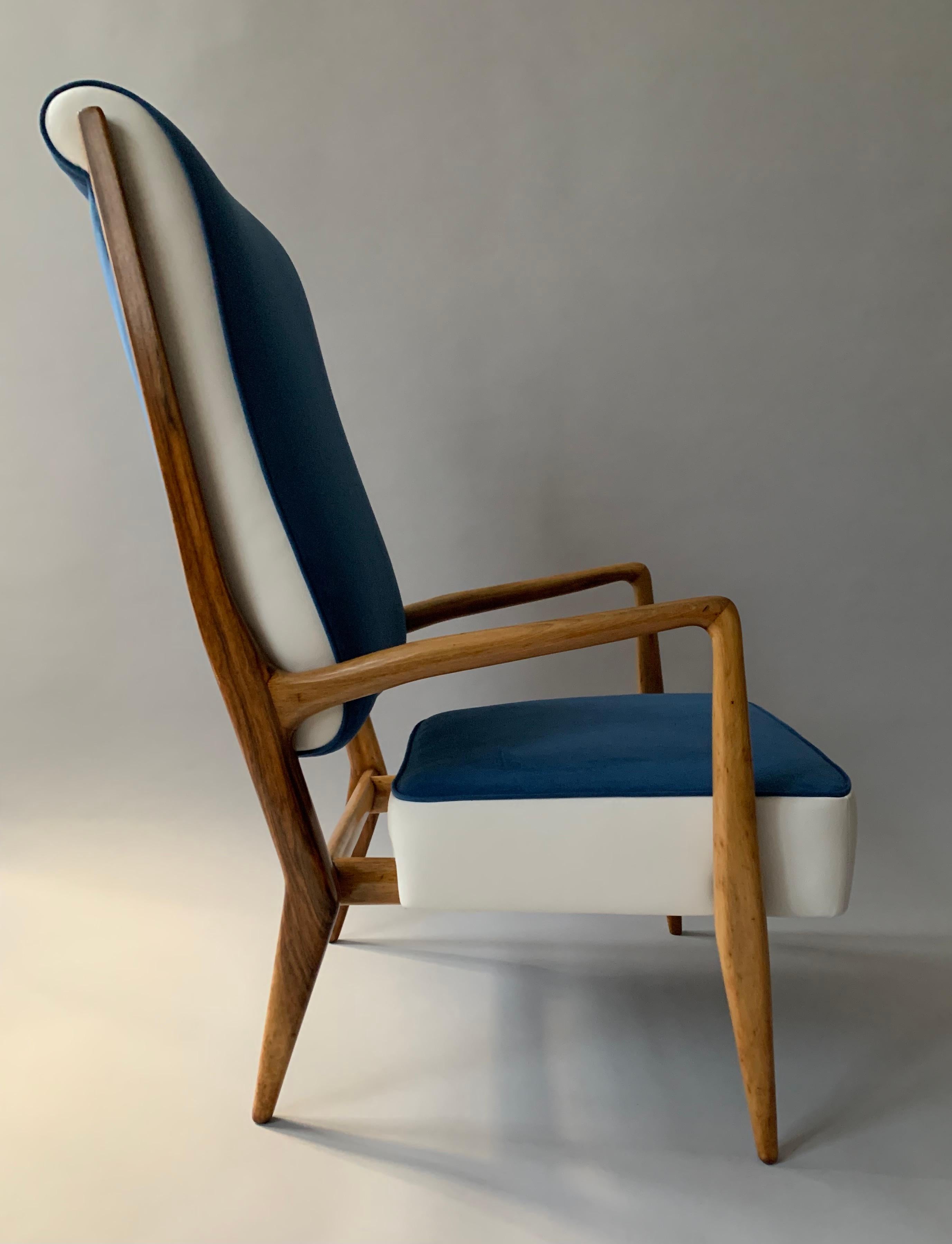 Mid-Century Modern Rare Gio Ponti Amchair Manufactured by Cassina Model # 589, Made in 1955
