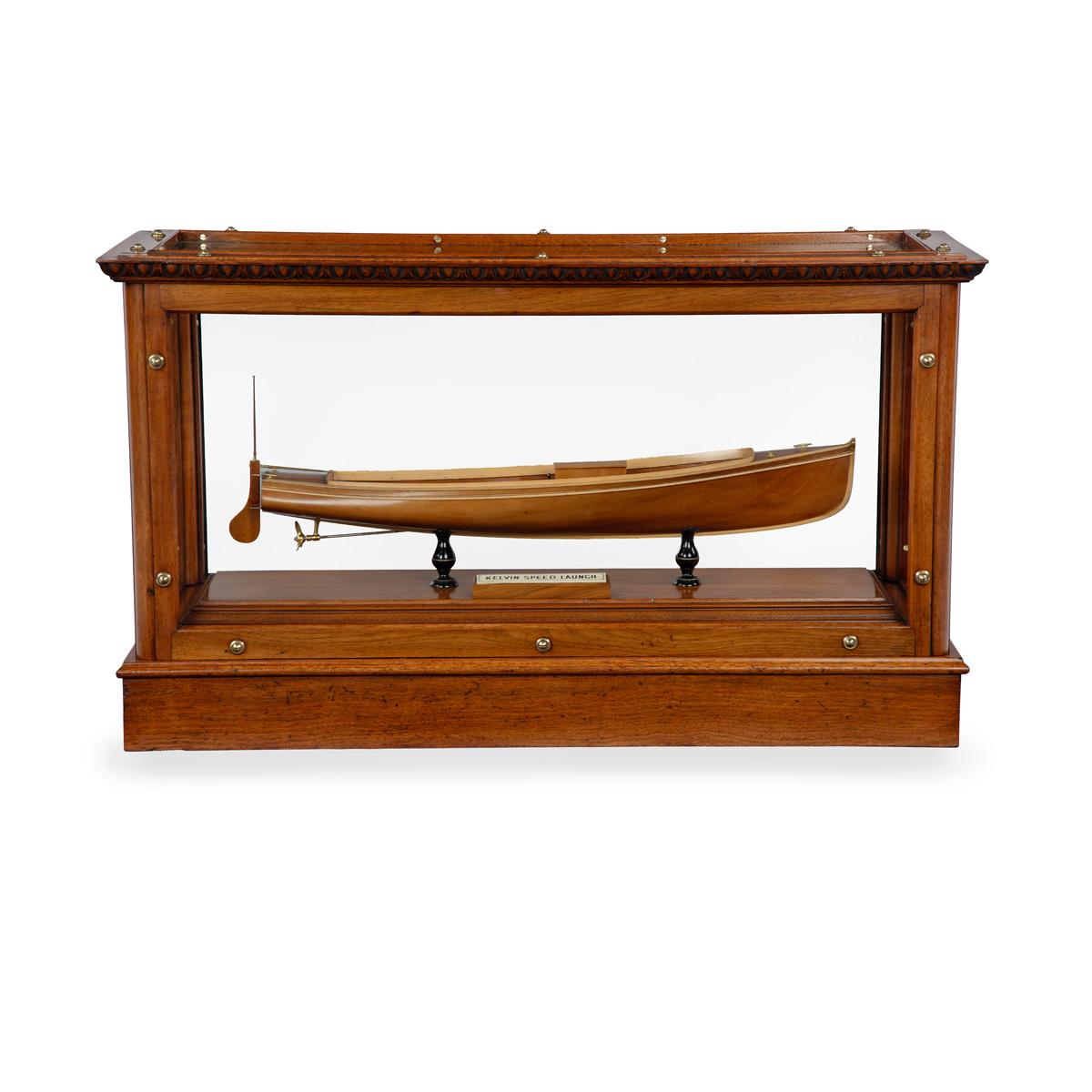 A rare group of three early 20th Century Kelvin-engined motor boat Models, presu in vendita 4