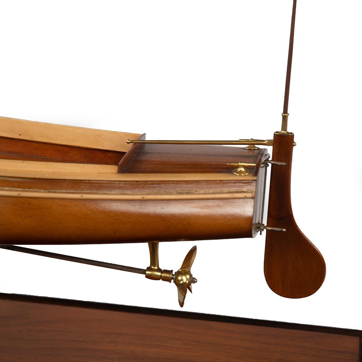 A rare group of three early 20th Century Kelvin-engined motor boat Models, presu in vendita 7