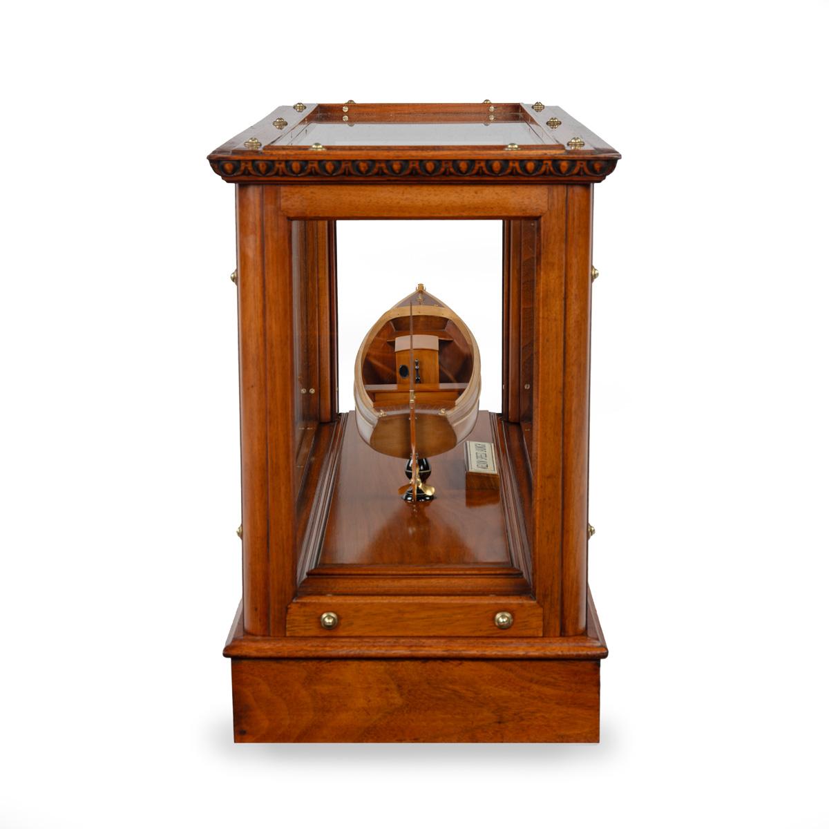 A rare group of three early 20th Century Kelvin-engined motor boat Models, presu in vendita 9