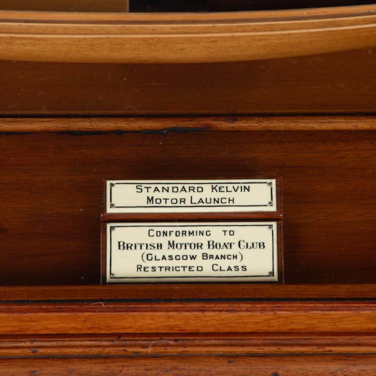 A rare group of three early 20th Century Kelvin-engined motor boat Models, presu in vendita 10