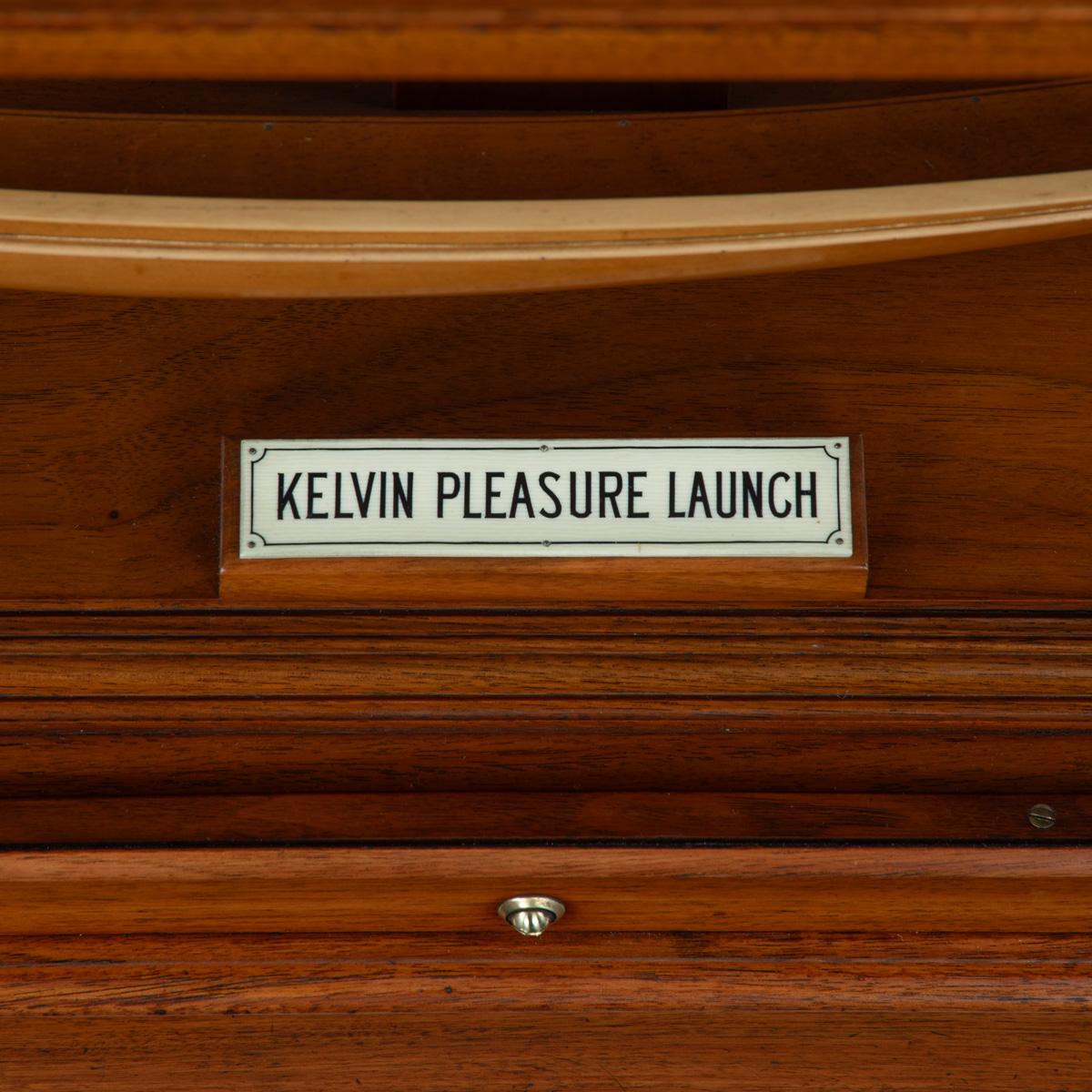 A rare group of three early 20th Century Kelvin-engined motor boat Models, presu In condizioni buone in vendita a Lymington, Hampshire