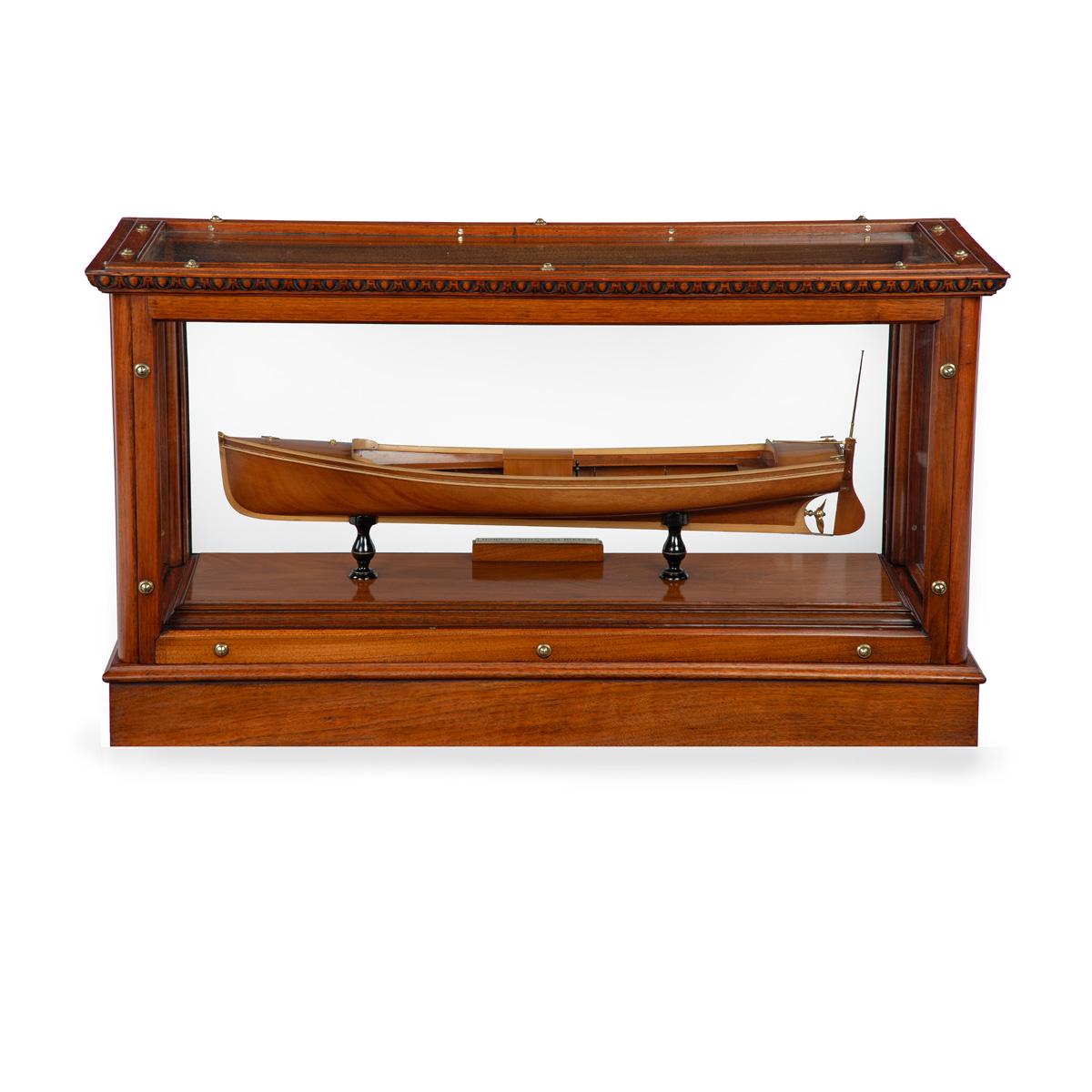 Ottone A rare group of three early 20th Century Kelvin-engined motor boat Models, presu in vendita