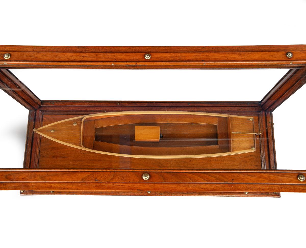 A rare group of three early 20th Century Kelvin-engined motor boat Models, presu in vendita 1