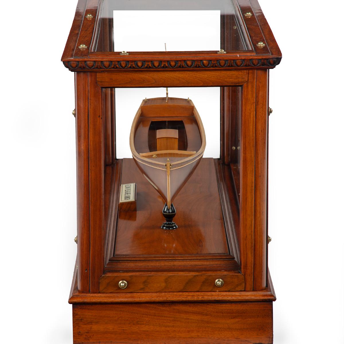 A rare group of three early 20th Century Kelvin-engined motor boat Models, presu in vendita 2