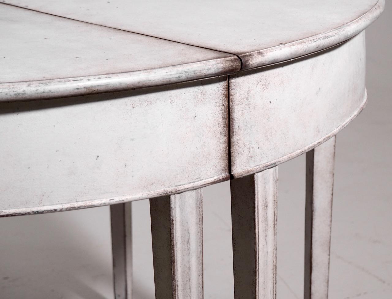 Rare Gustavian Extension Table, circa 1790-1810 In Good Condition In Aalsgaarde, DK