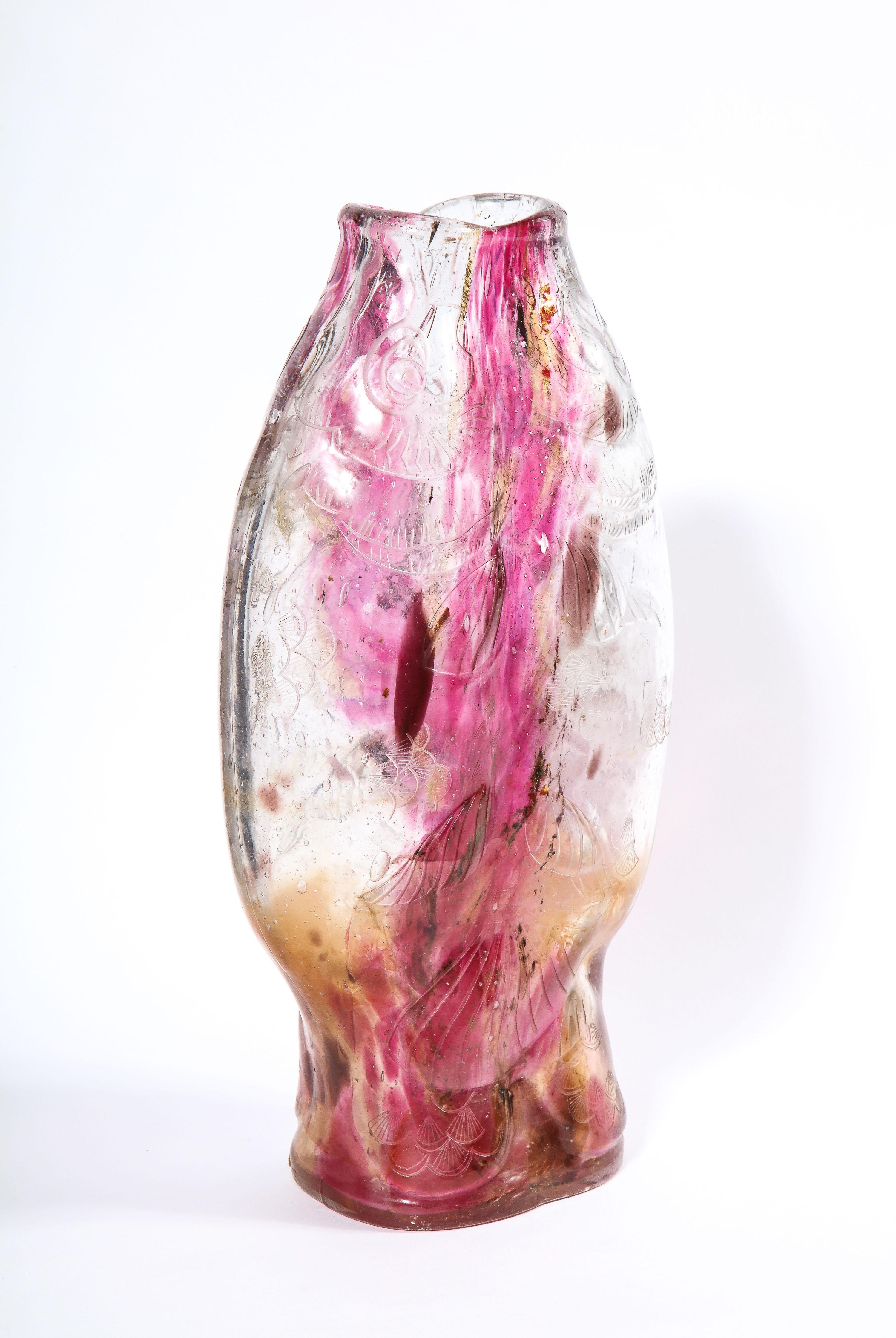 Emile Galle, rare et important vase à double tapis en verre rose poisson monté en ormolu en vente 3