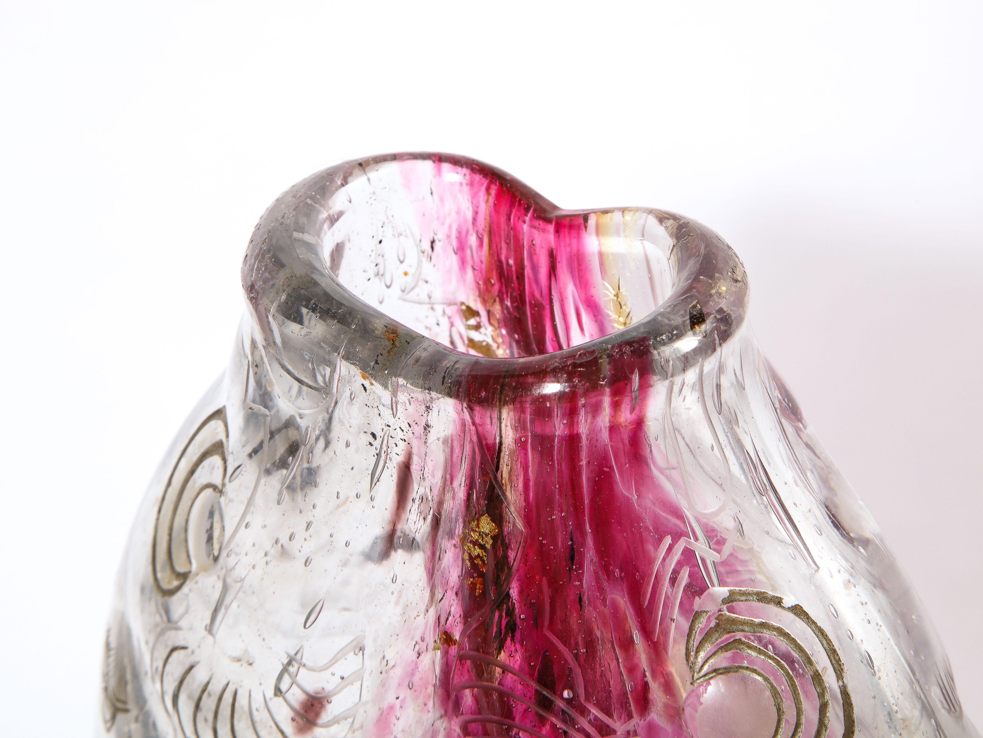 Emile Galle, rare et important vase à double tapis en verre rose poisson monté en ormolu en vente 8