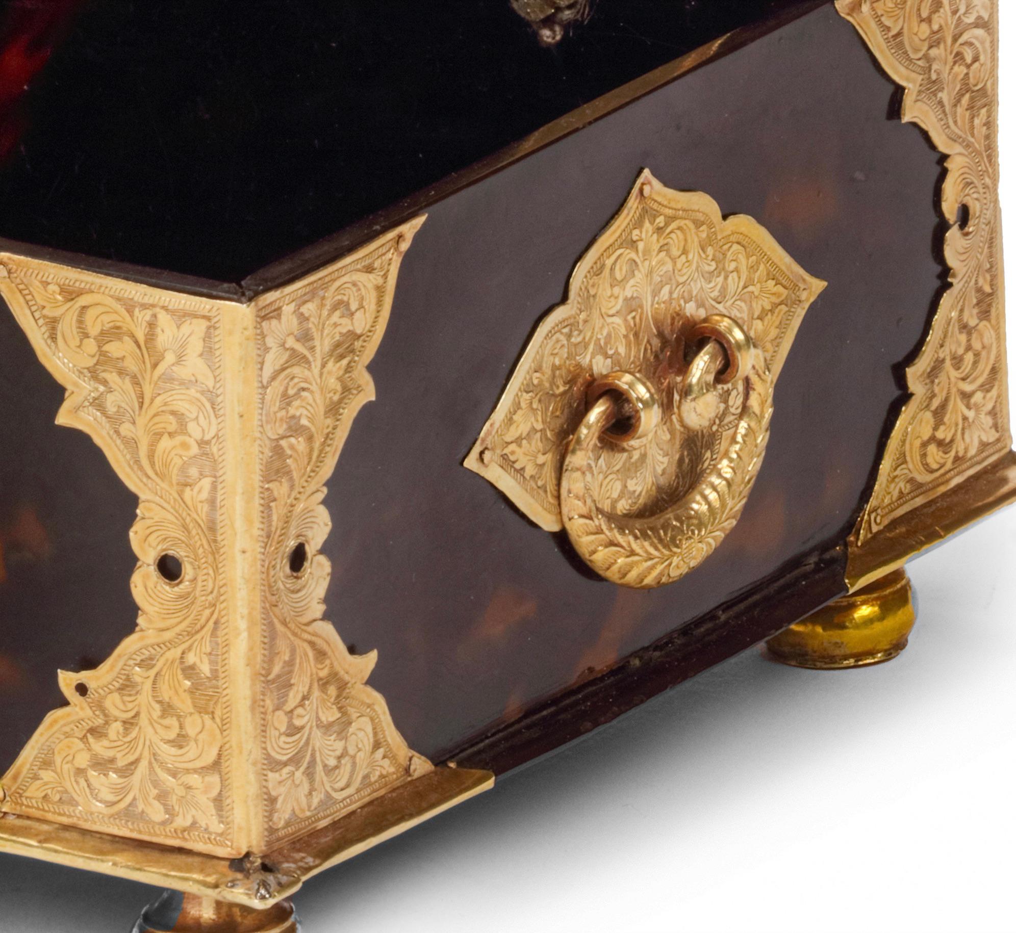 19th Century A rare Indonesian tortoiseshell sirih casket with gold mounts For Sale