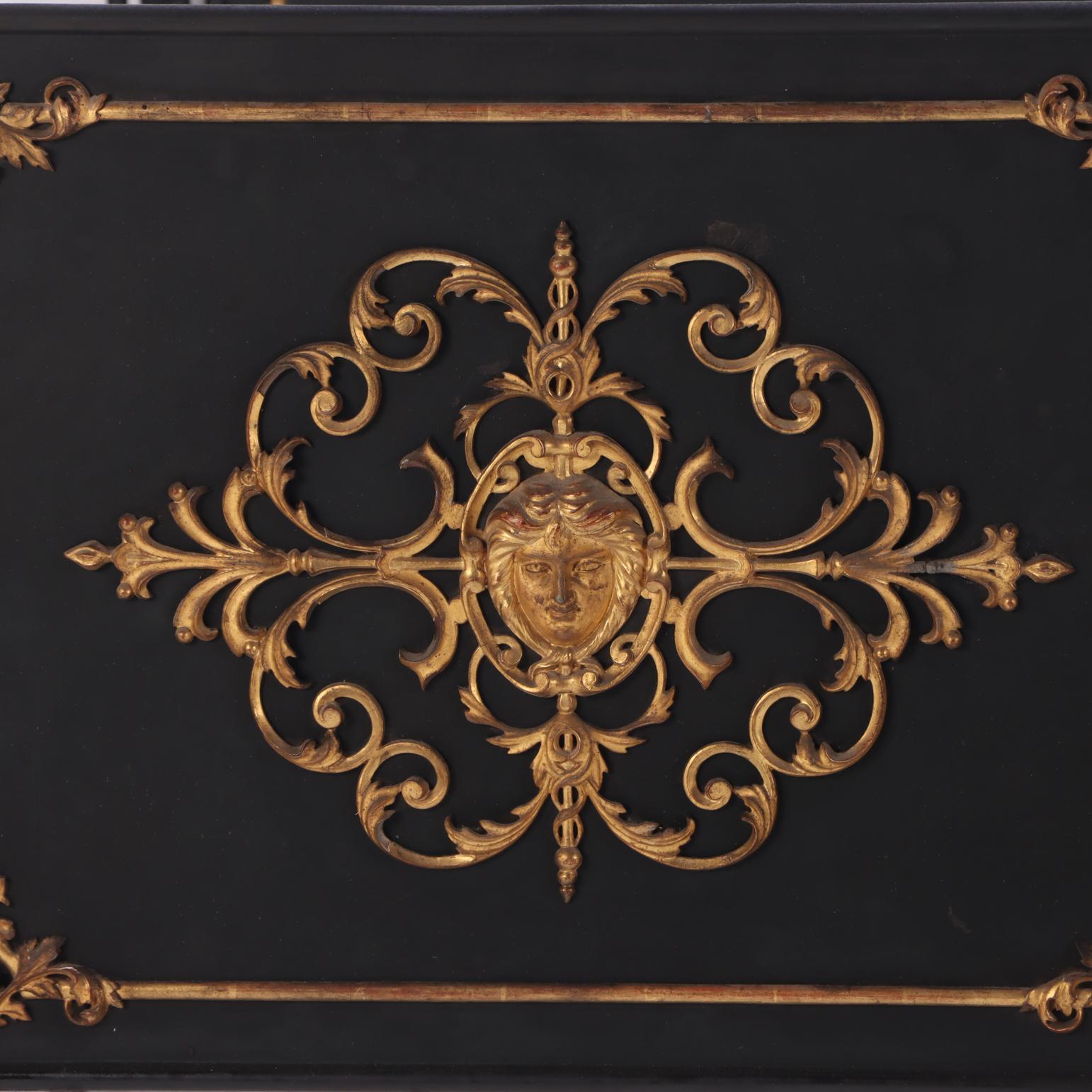 Seltenes italienisches Königsbett aus vergoldetem Zink mit Verzierungen, um 1870. (Italienisch) im Angebot