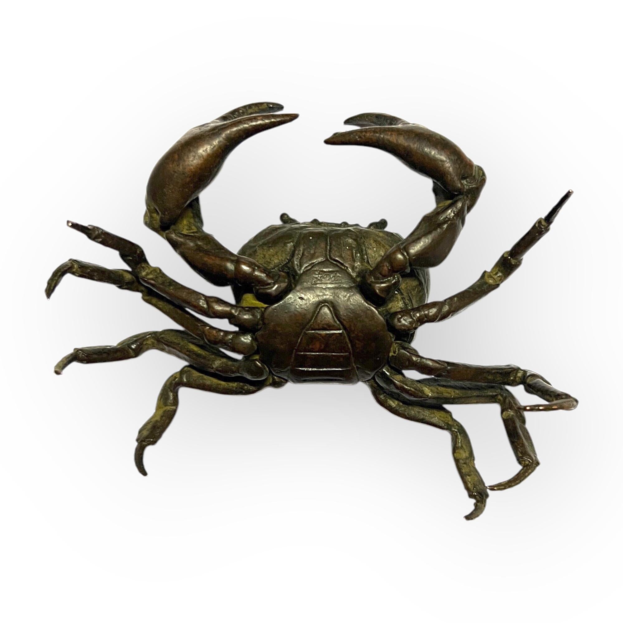 A Rare Japanese Articulated bronze crab signed Yasunoke, Japan, circa 1900. 1