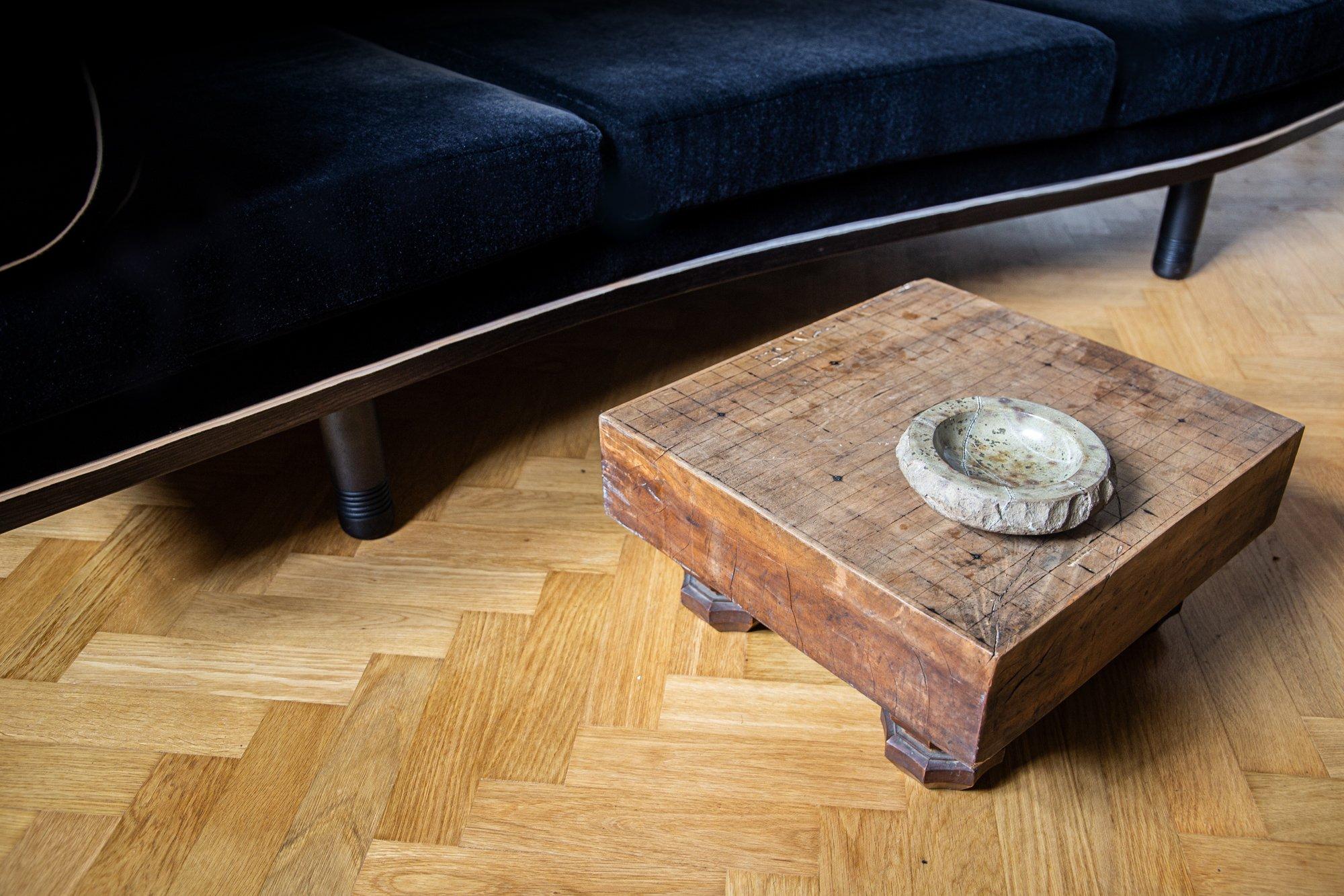 A rare Japanese 'GO' gaming table, 19th century - 'Sugi' Japanese Cedar wood 1