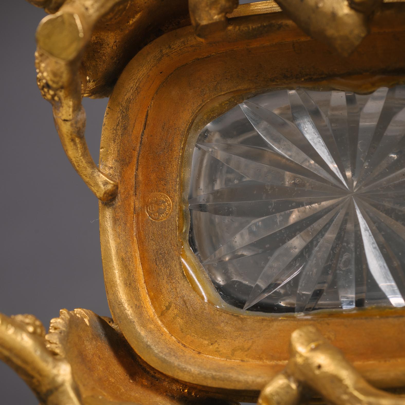 Seltene 'Japonisme' Sonnenblumenuhr aus geschliffenem Kristallglas von Baccarat (Japonismus) im Angebot