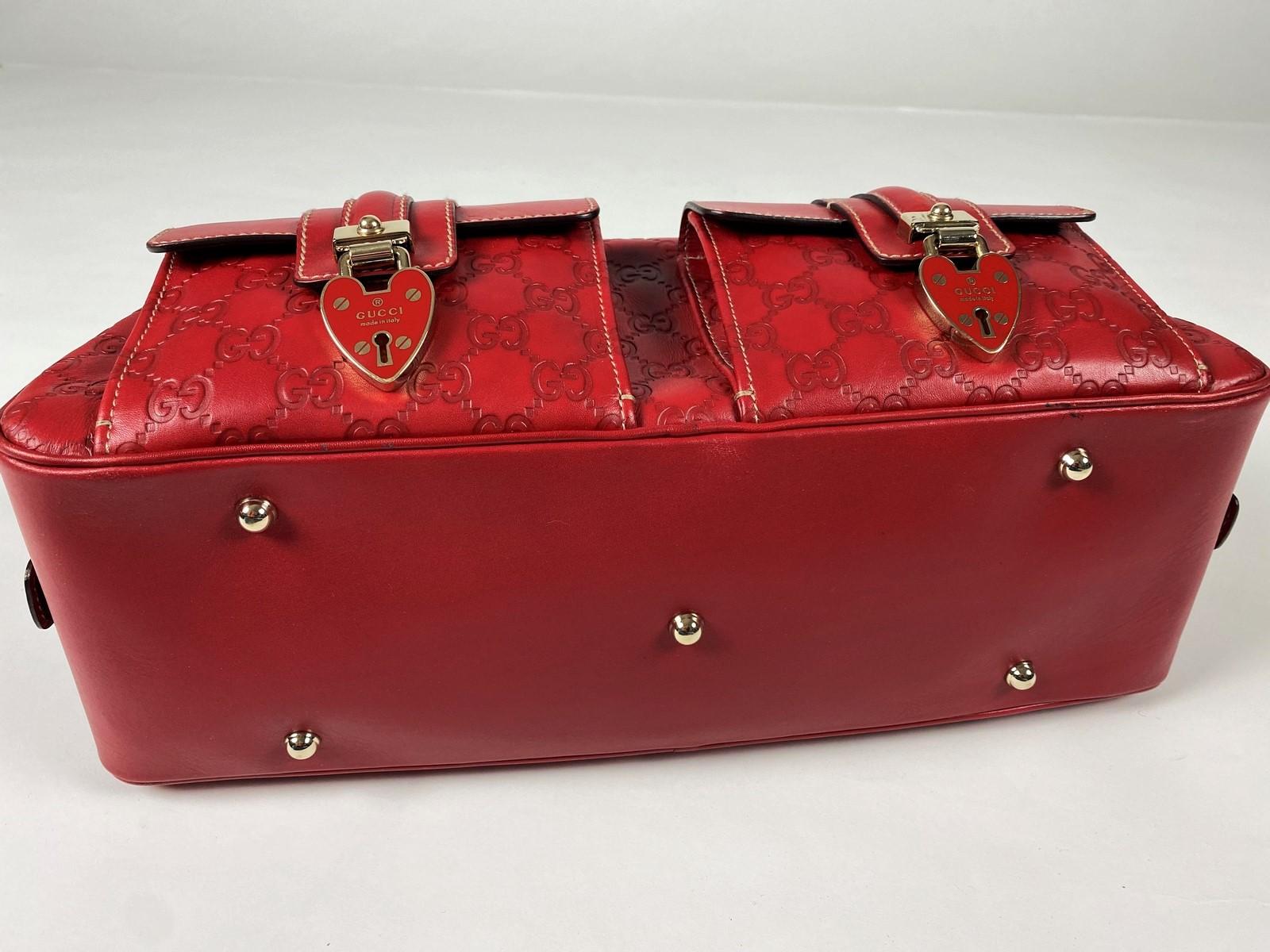A Rare Joy Boston Heart Padlock Handbag by Gucci - limited edition Circa 2013 4