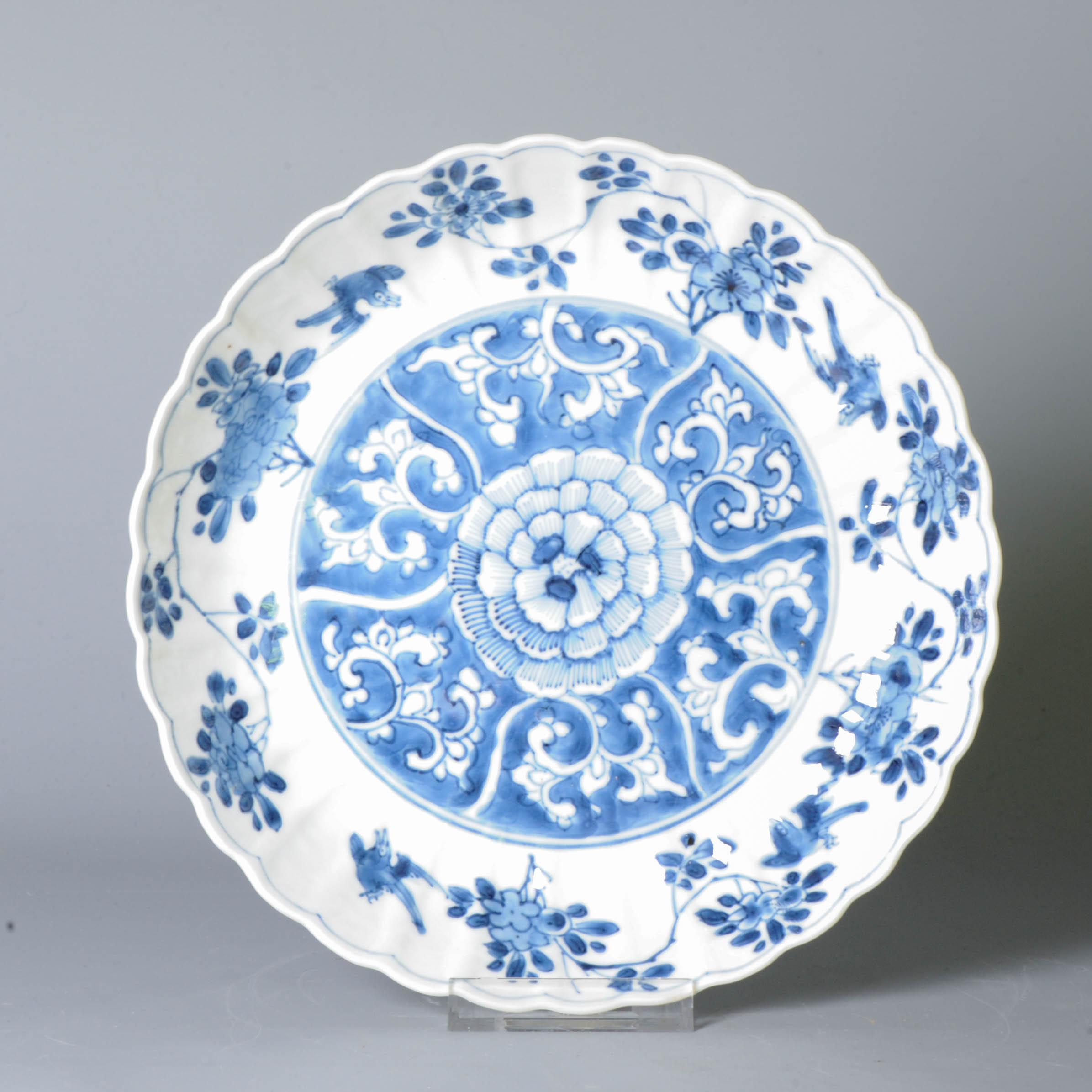 A Rare Kangxi porcelain Blue and White Plates with Bird and floral decoration In Good Condition In Amsterdam, Noord Holland