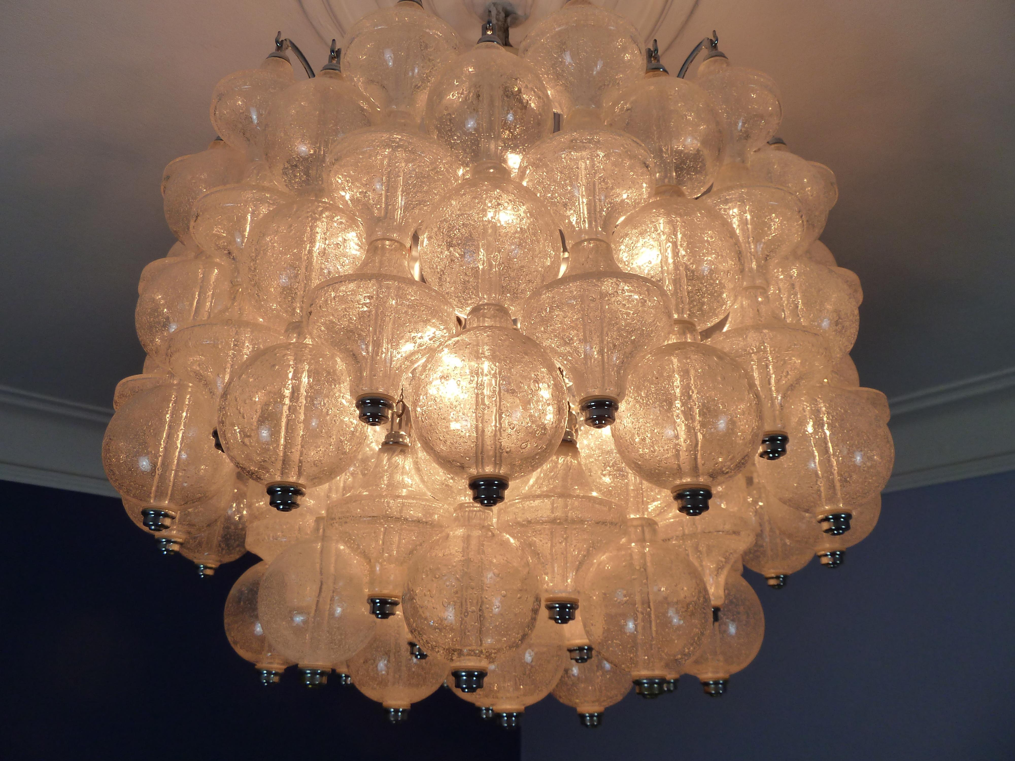 Rare Large and Bright 1970s Murano Seguso Ball Chandelier by OTT International For Sale 9