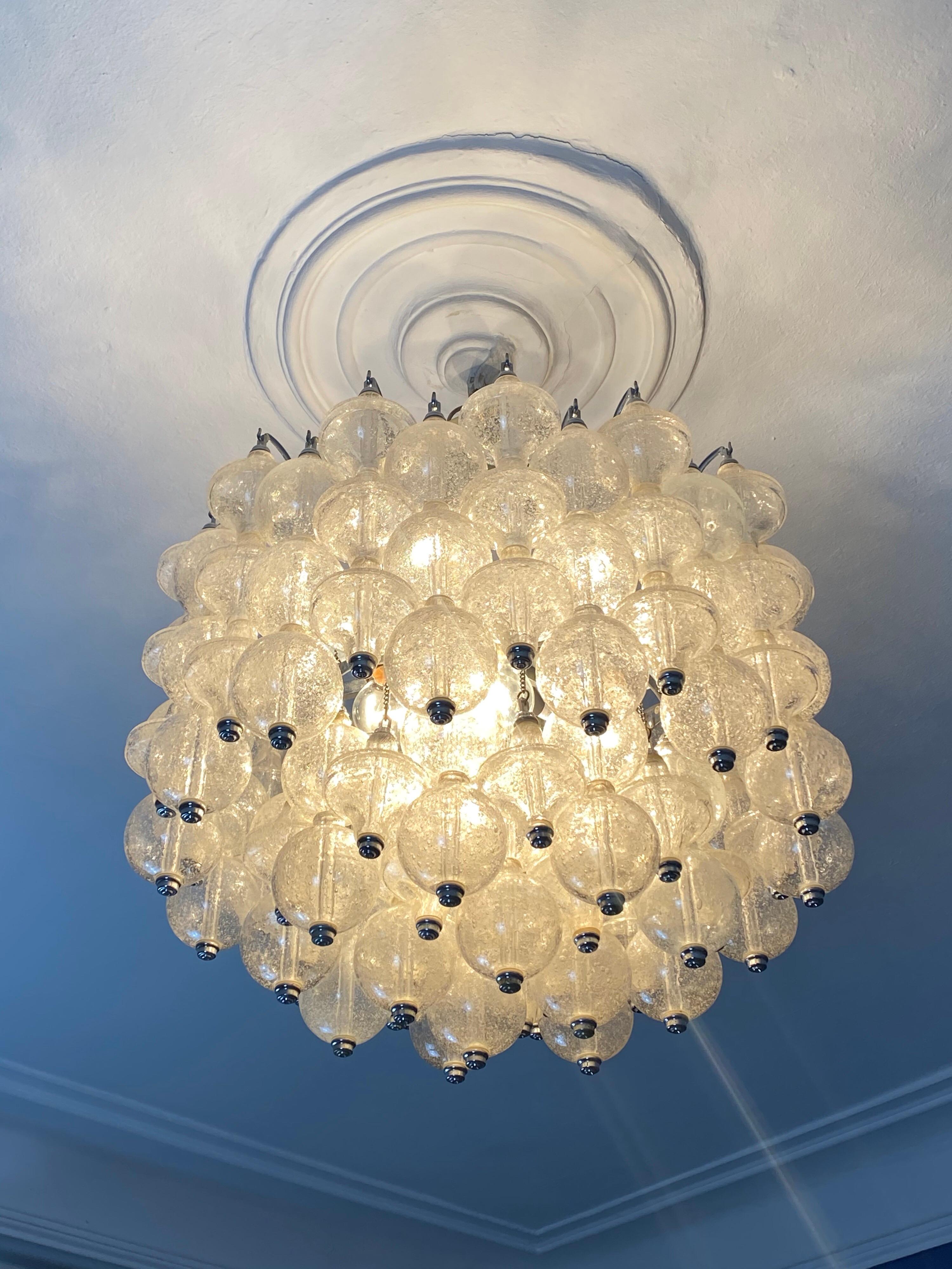 Rare Large and Bright 1970s Murano Seguso Ball Chandelier by OTT International For Sale 11