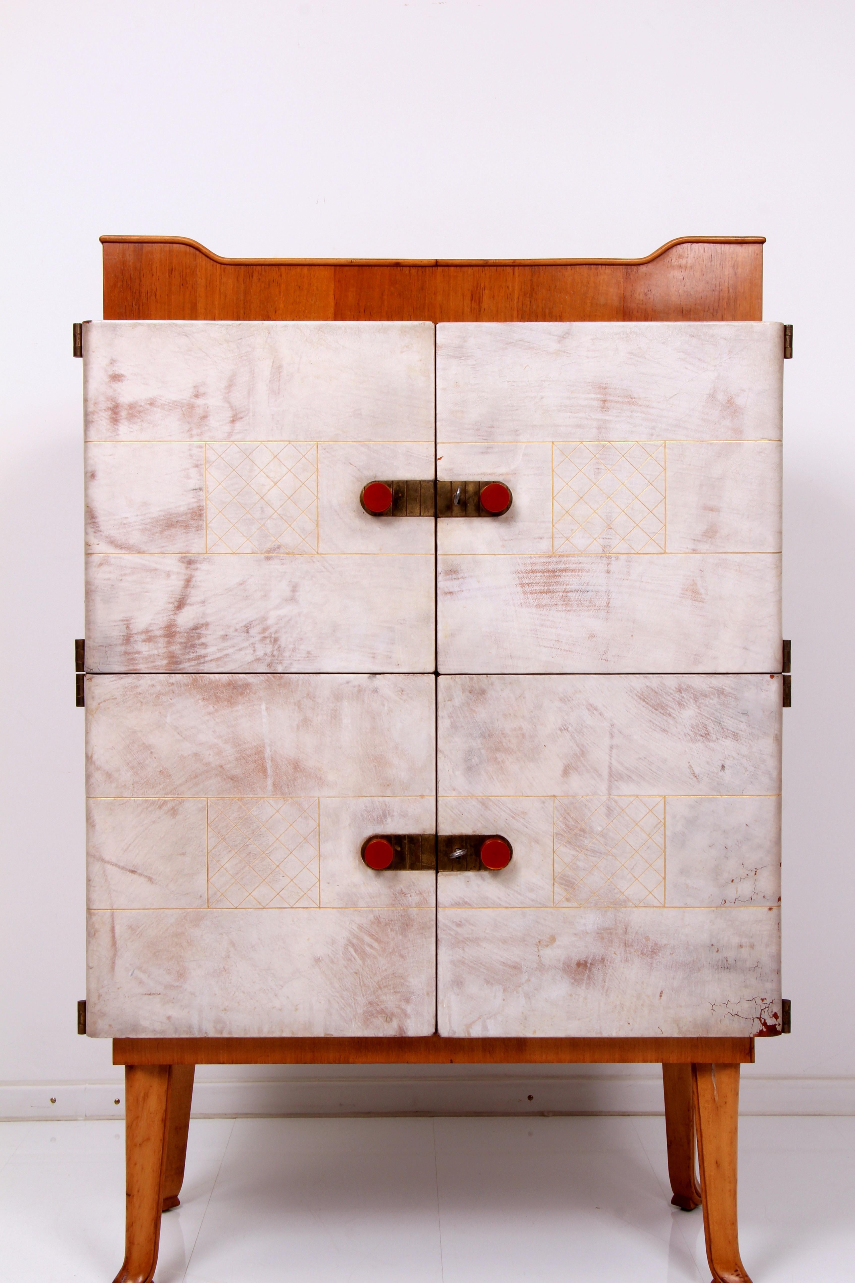 Carved Rare László Hoenig London Art Deco Mirrored Drinks Bar Cabinet Leather Maple For Sale