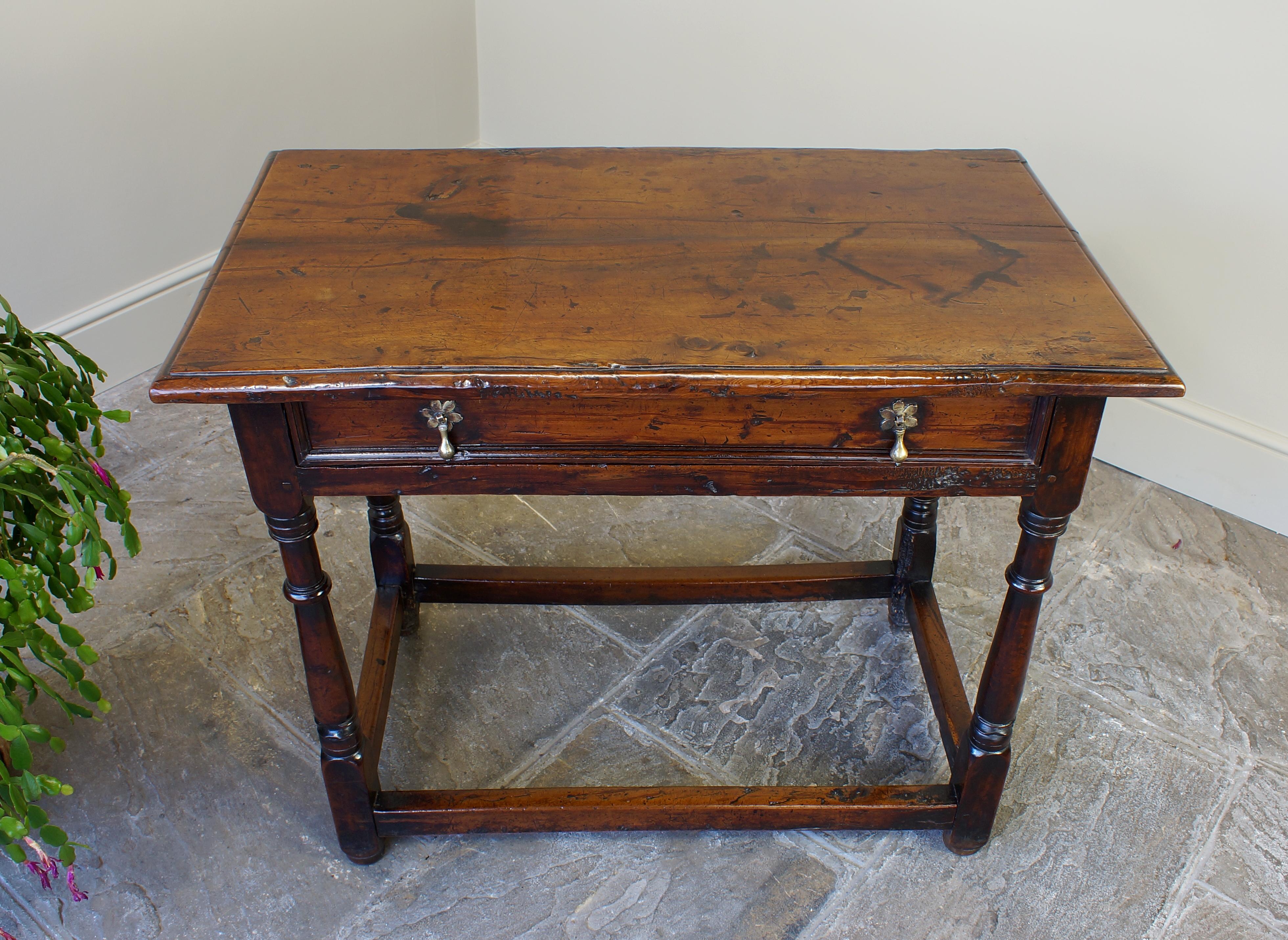 A Rare Late 17th Century Yew Wood Side Table. For Sale 6