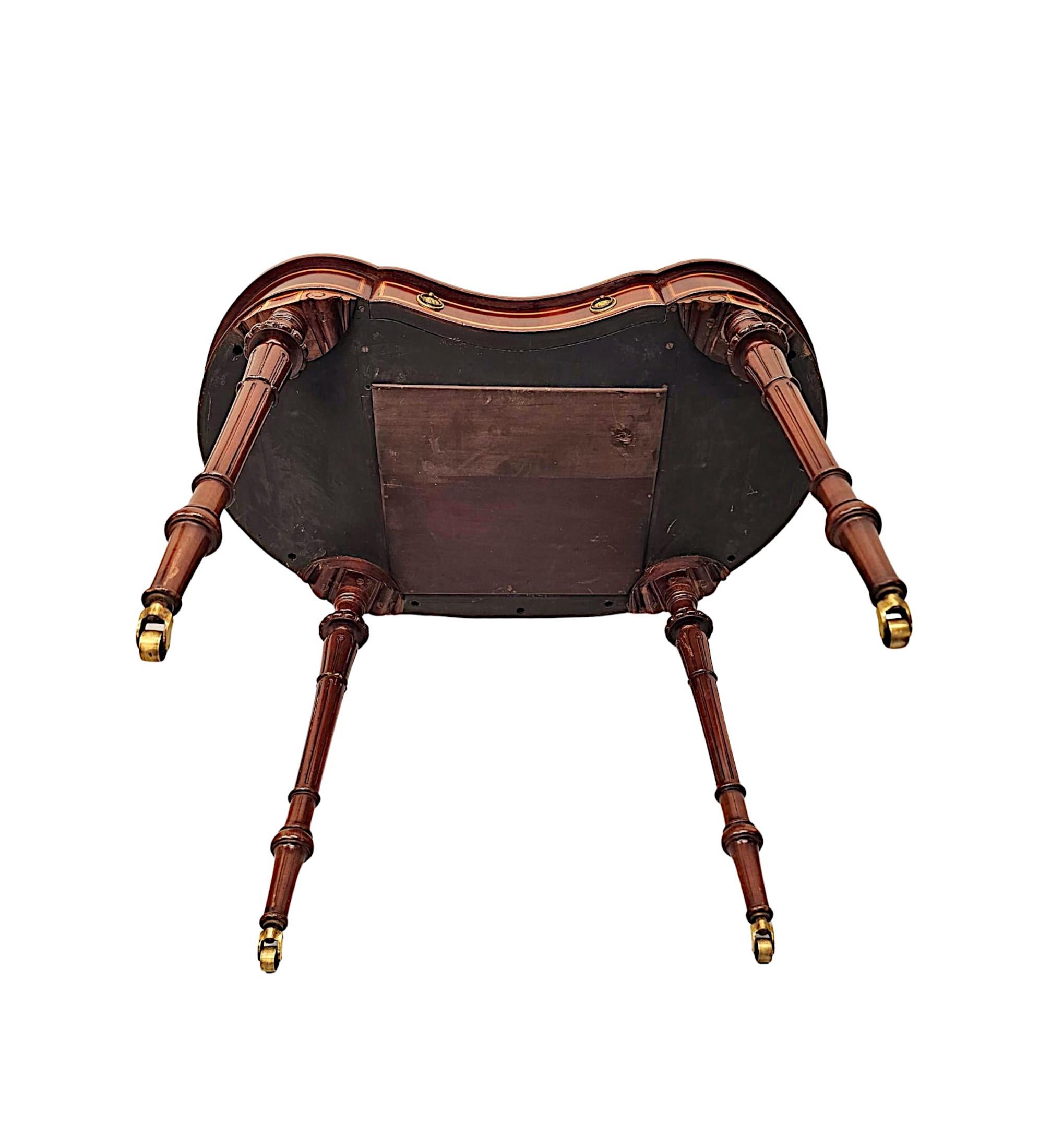 Una rara scrivania con piano in pelle della fine del XIX secolo, etichettata Millar and Beatty, Dublino in vendita 5