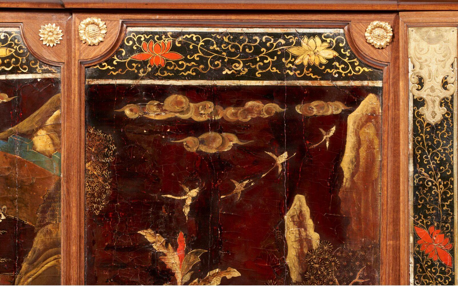 Rare meuble de rangement Louis XV en bois de tulipier et laque chinoise monté en bronze doré en vente 4