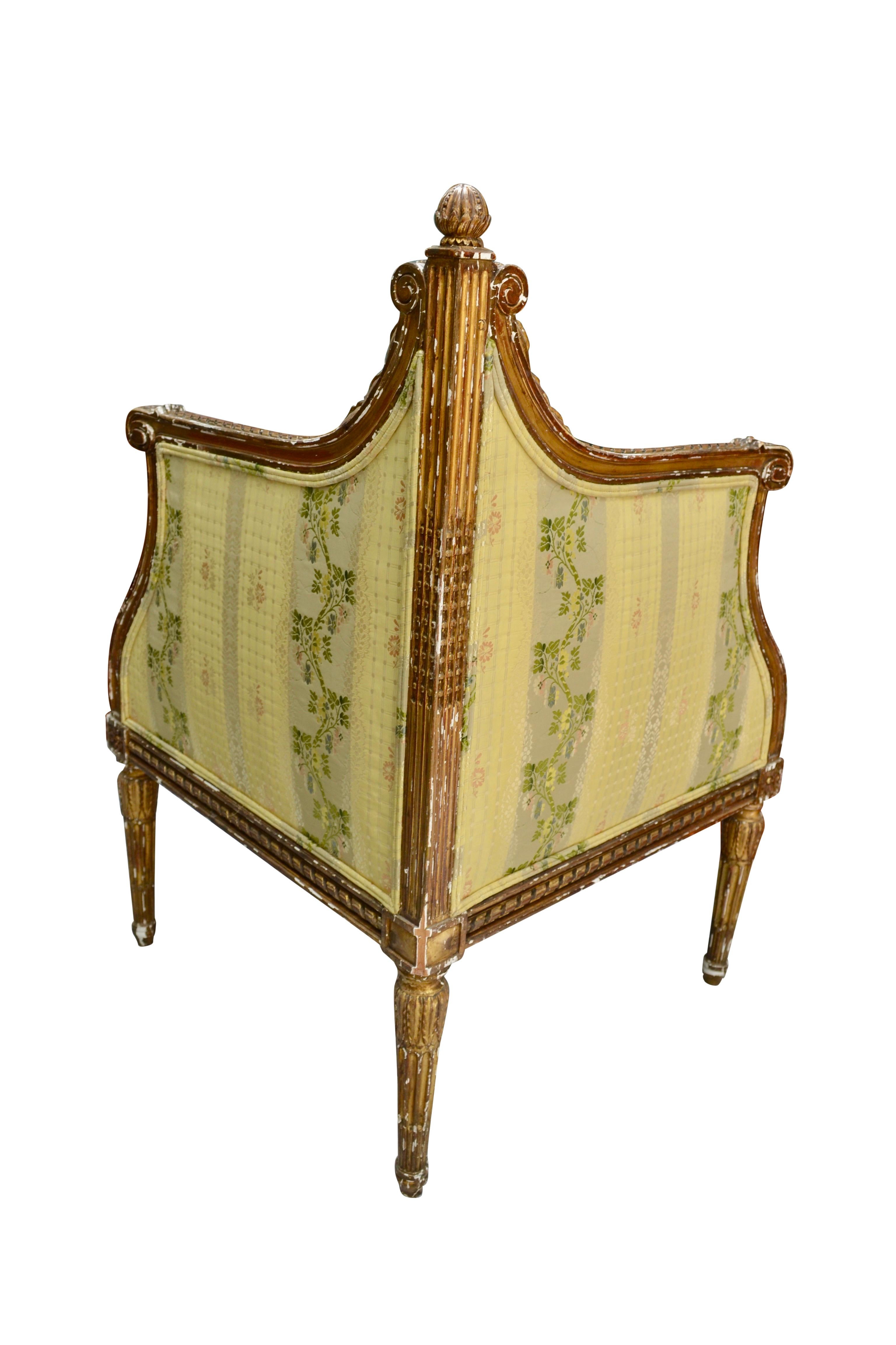 XVIIIe siècle Rare fauteuil d'angle Louis XVI en bois doré en vente