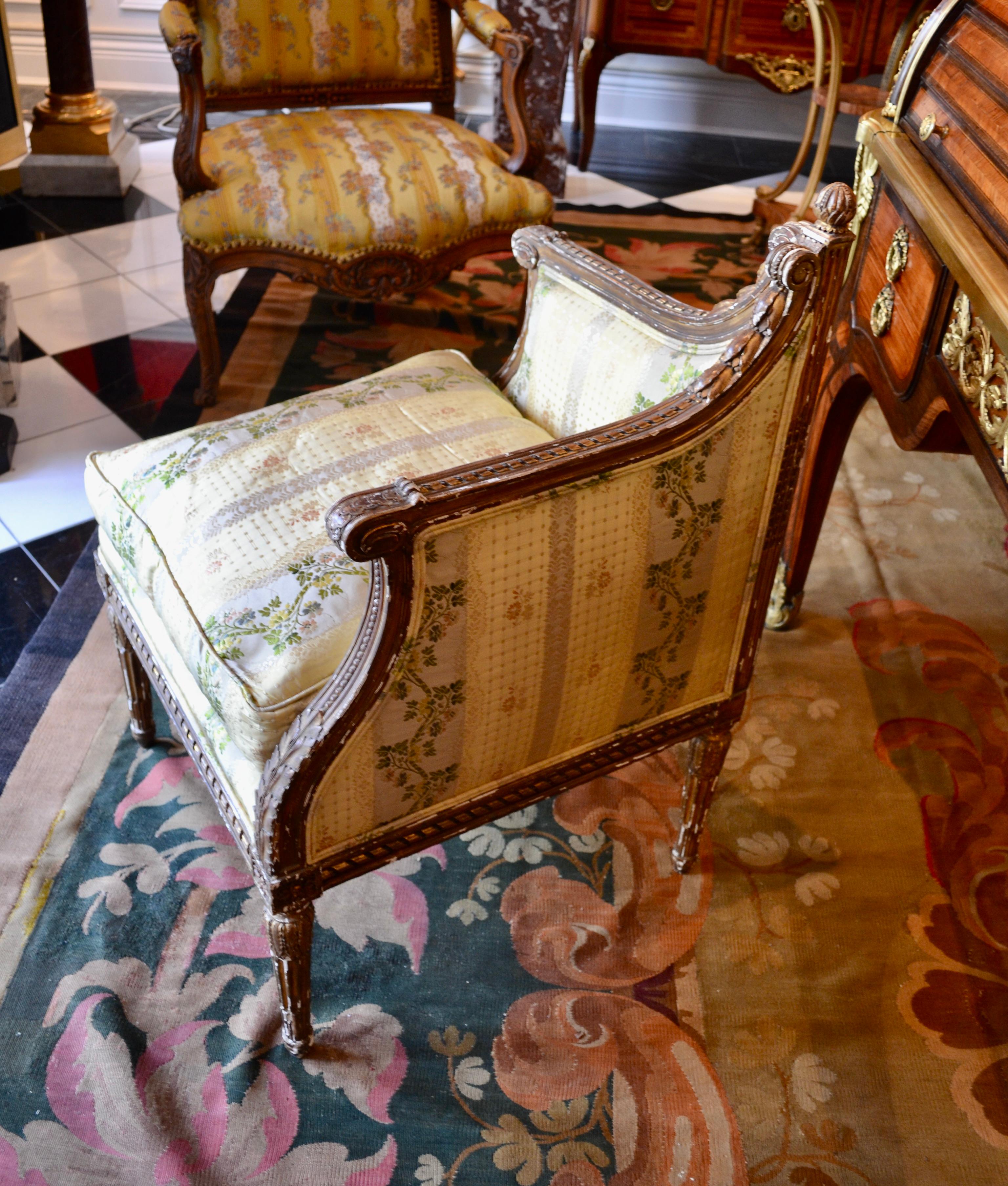 Seltener Ecksessel aus vergoldetem Holz im Louis XVI.-Stil im Angebot 3