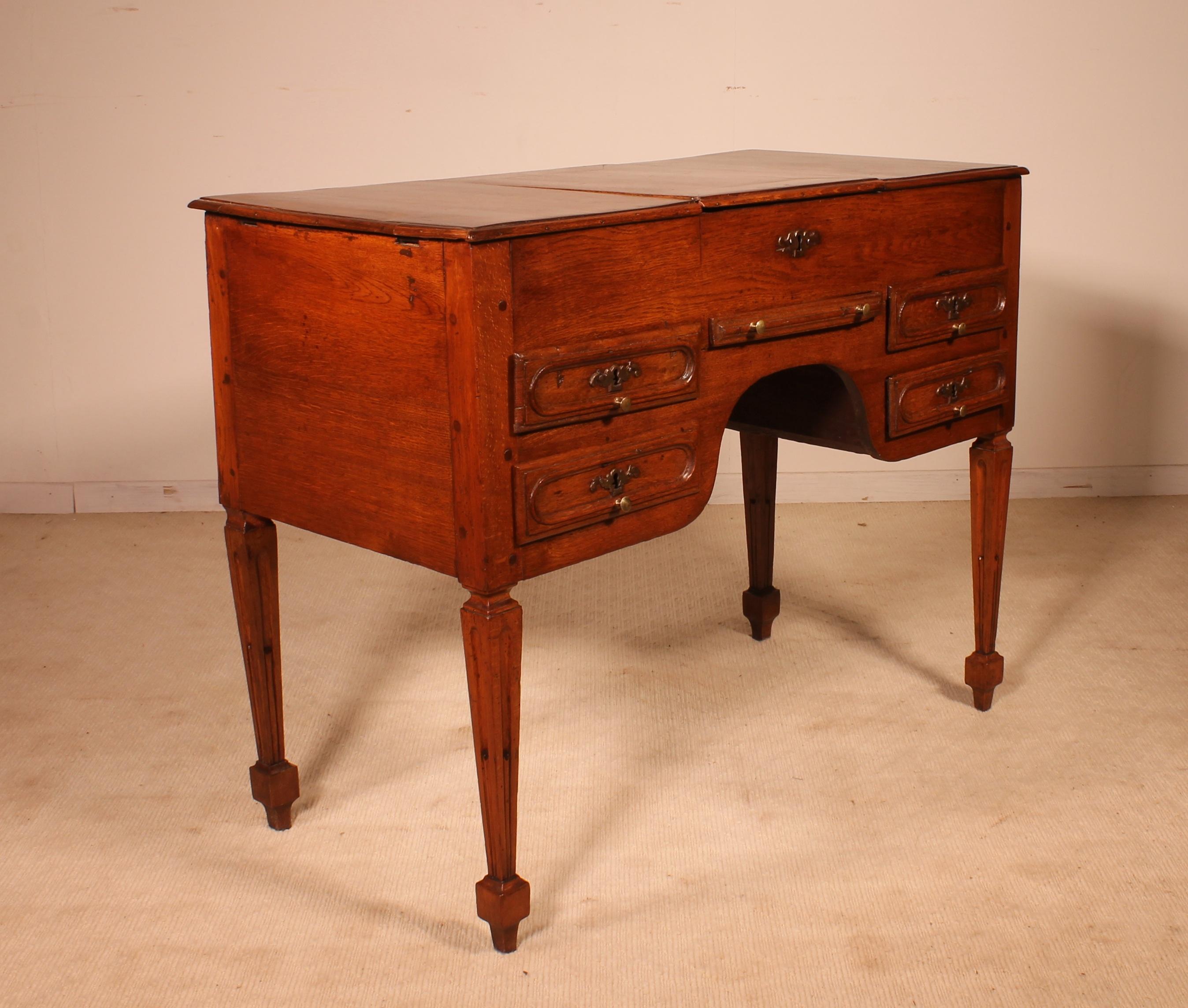 Rare Louis XVI Oak Dressing Table or Sofa Table, End of 18th Century For Sale 1