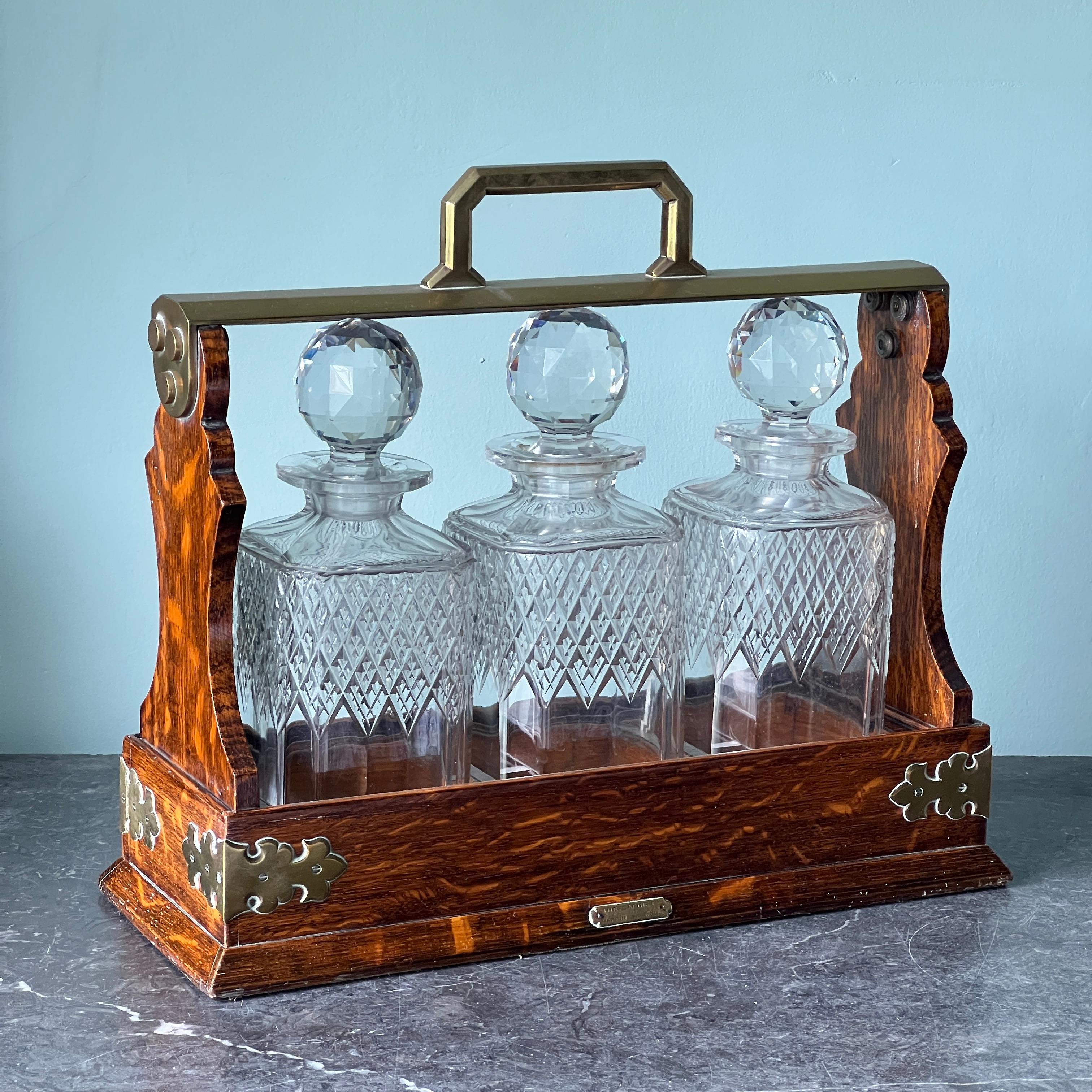 A Rare Mappin and Webb Victorian Oak and Brass Tantalus 1880 In Good Condition In London, GB
