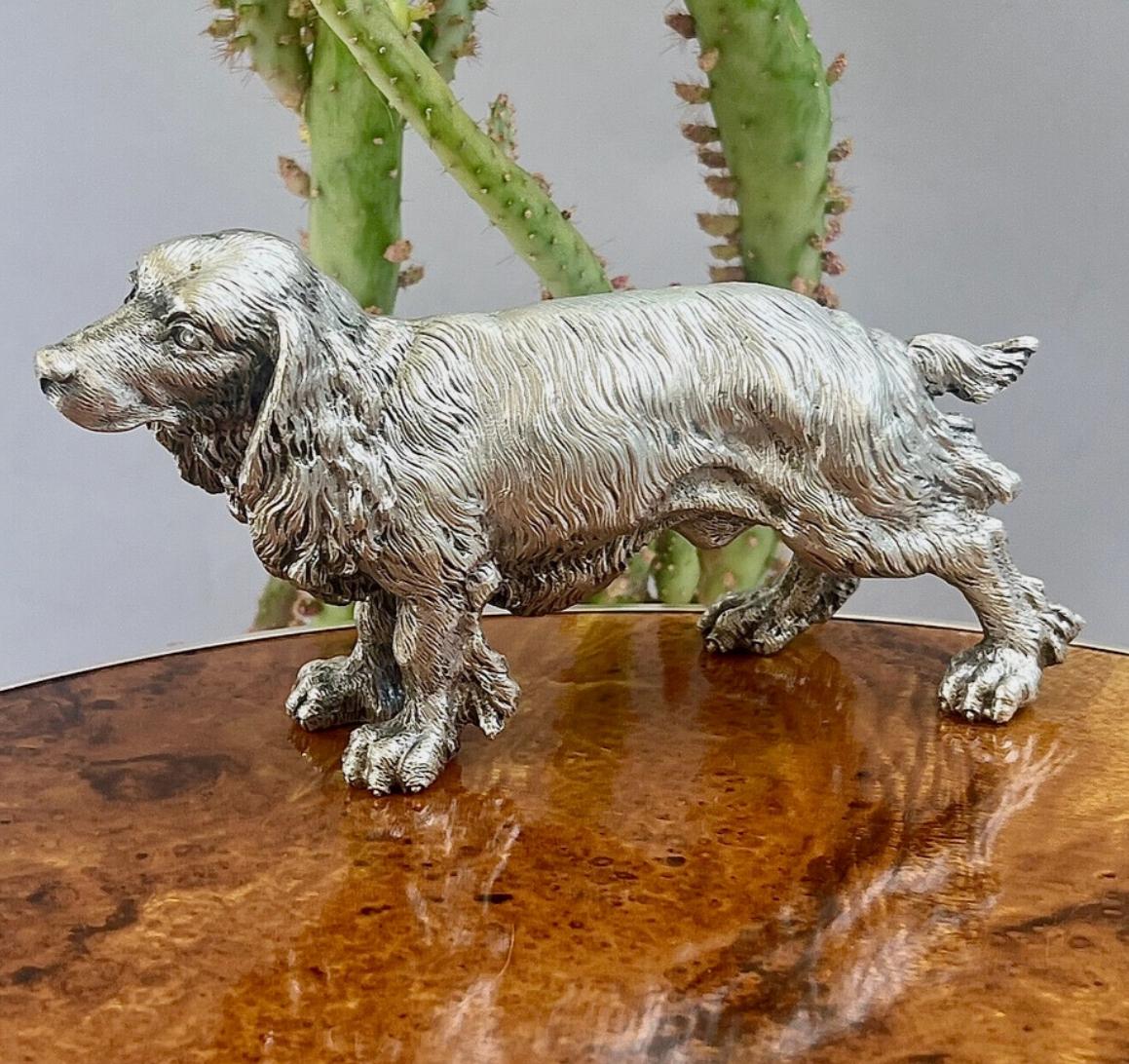 Rara escultura de perro Spaniel de Mario Buccellati, muy detallada, Plata 800 en Bueno estado para la venta en View Park, CA