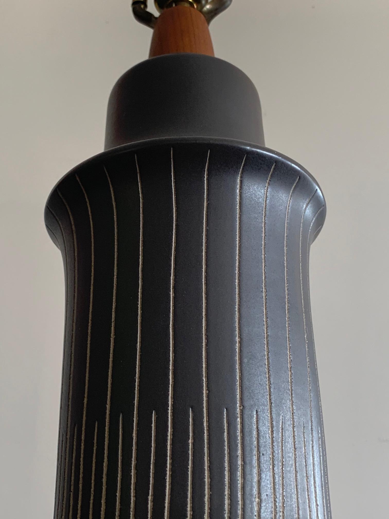 Rare Martz Lamp with Sgraffito Decoration In Good Condition For Sale In St.Petersburg, FL