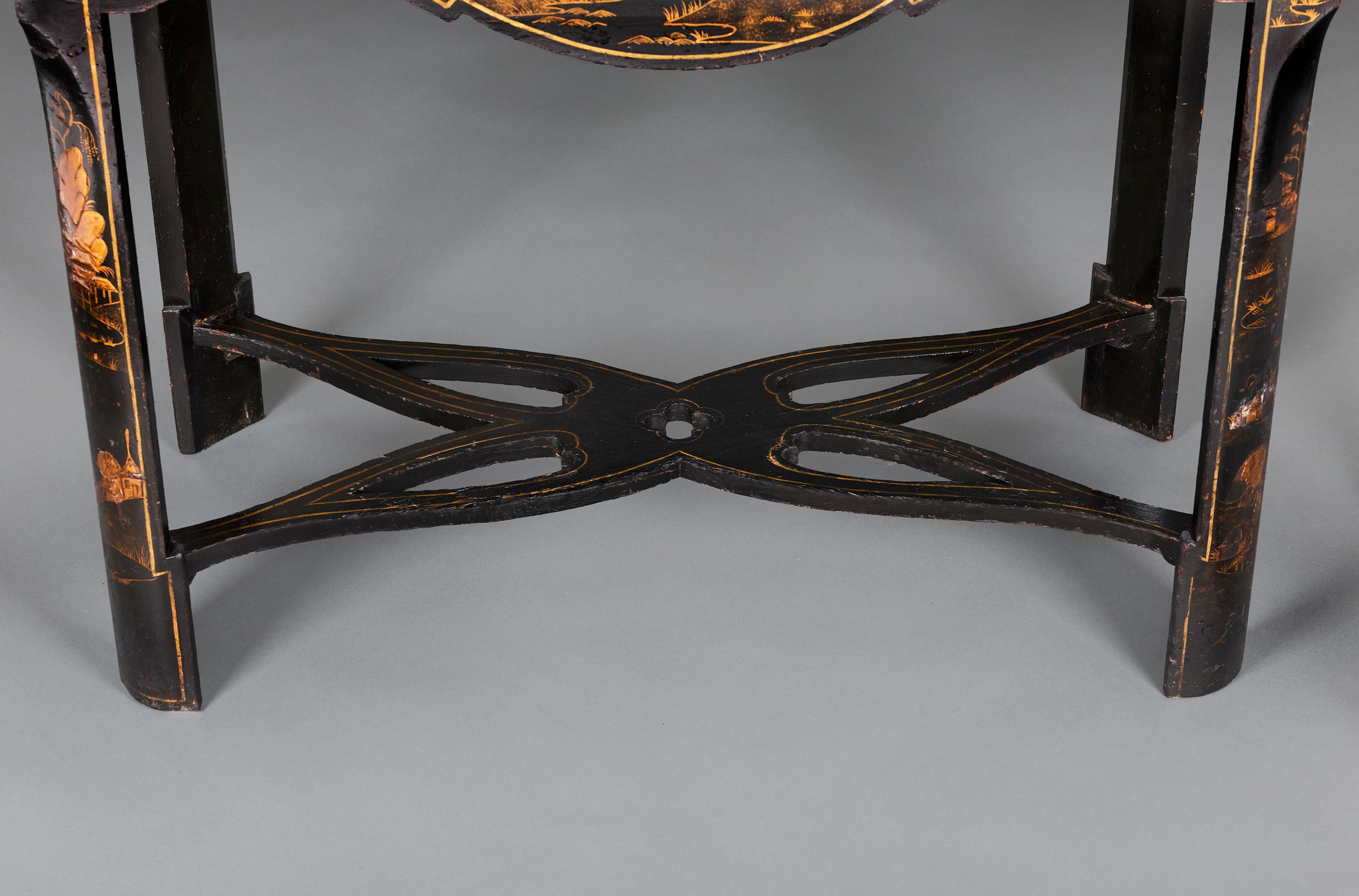 Lacca Un raro mobile in lacca nera giapponesizzato della metà del XVIII secolo su un supporto in vendita